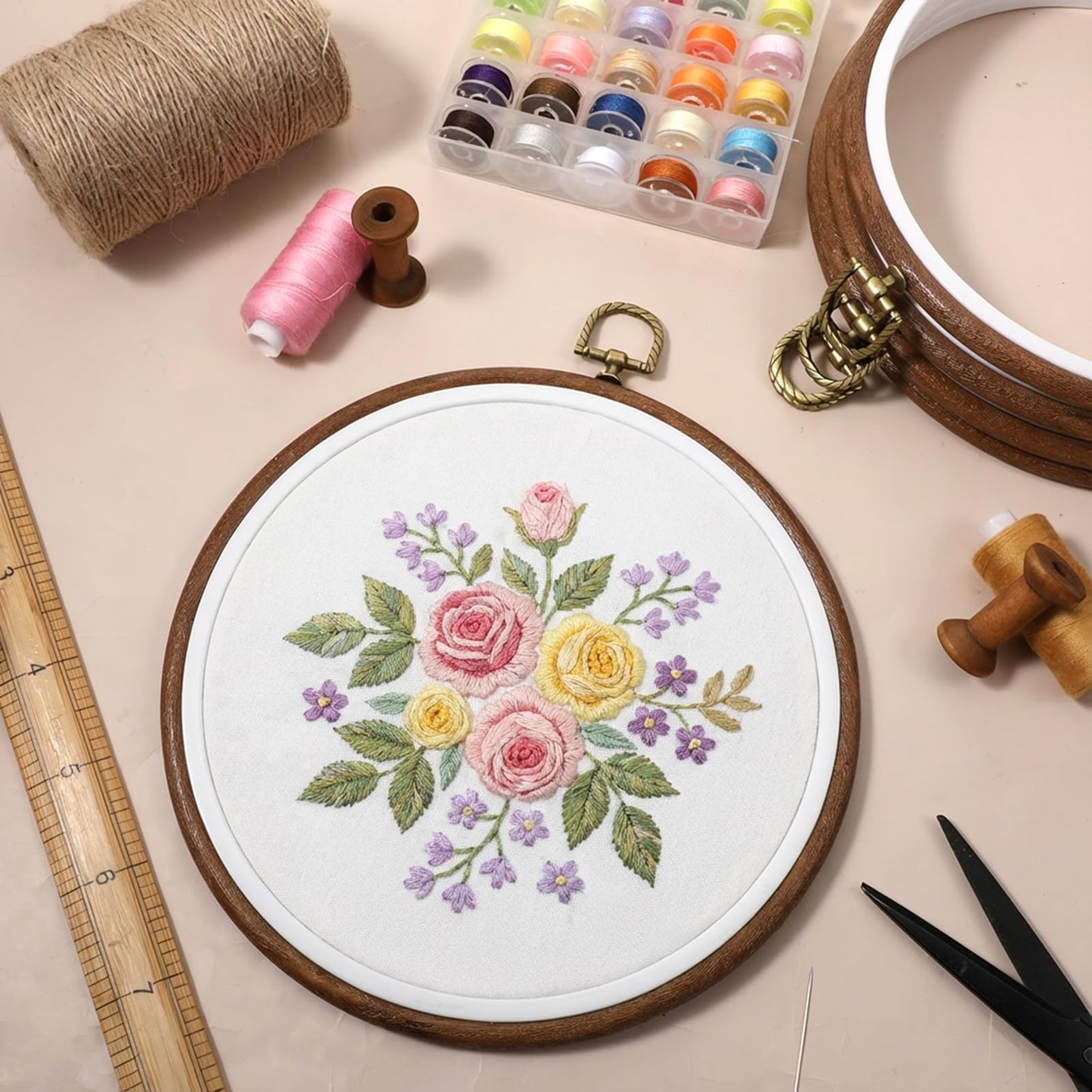 Yuanan 15 PCS 6 Inch Embroidery Hoops Frame, Round Imitated Wood Cross Stitch Frame Rubber Display Frames Circle Decorative Embroiderys Hoop for DIY Art Craft Sewing Hanging Spring Ornaments