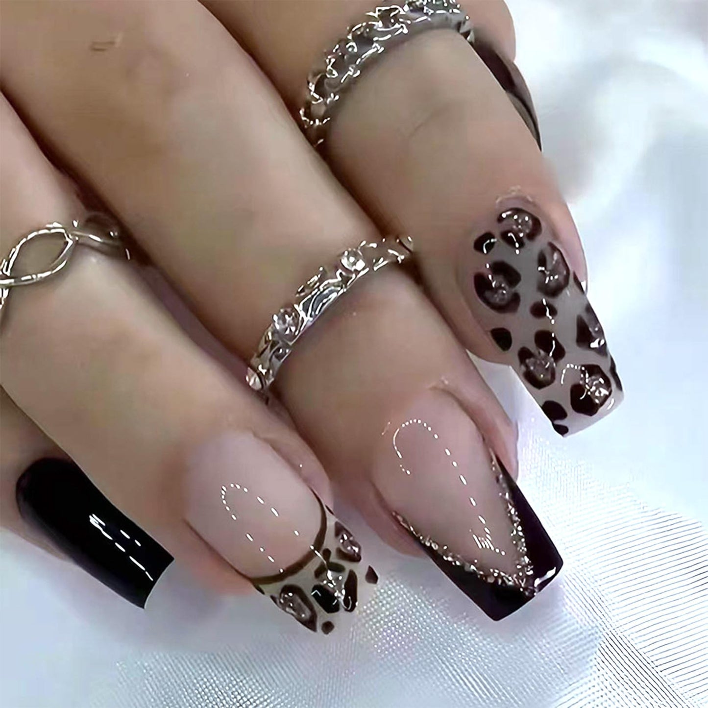 SINHOT Press on Nails - Short Square Fake Nails, Glossy Finish, Black French Tip & Cheetah, DIY Artificial False Nail Art - 24 Pcs Nail Kit with Glue