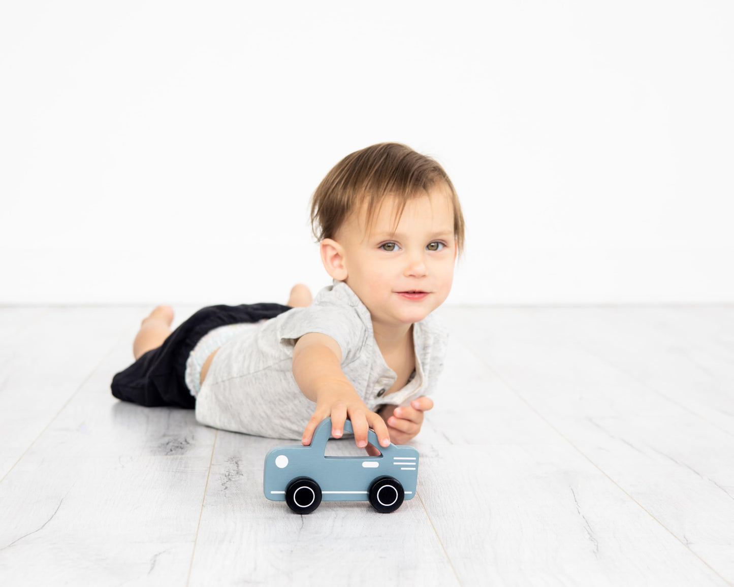Pearhead Montessori Wooden Car Push Toy, Rolling Developmental Toy for Babies and Toddlers 12+ Months