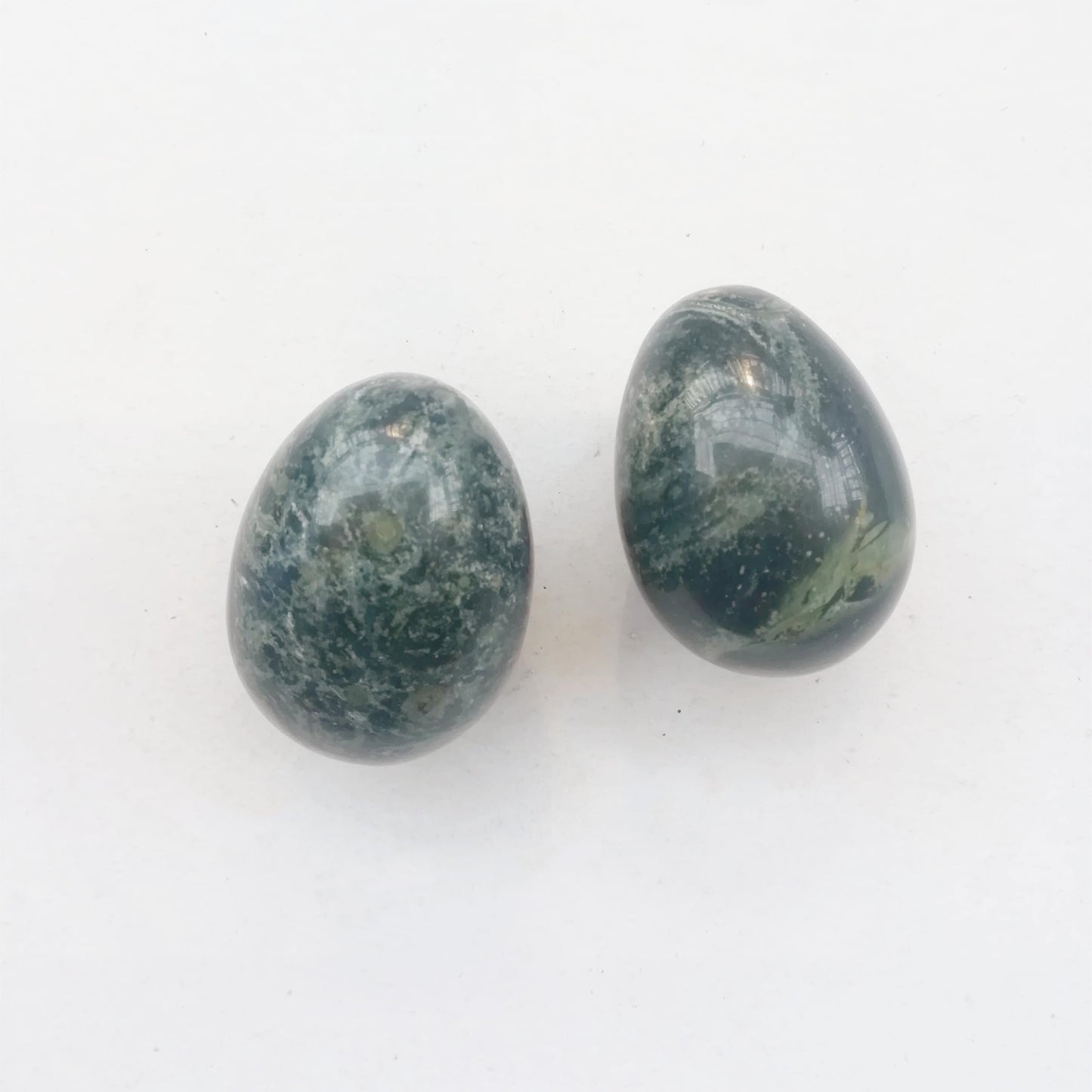 Sunshcat Natural Kambaba Jasper Egg Shaped Meditation Chakra and Home Decor Balance Crystals and Healing Stones Statue Set,35 * 50mm Easter and Thanksgiving Gift,with Wooden Bracket