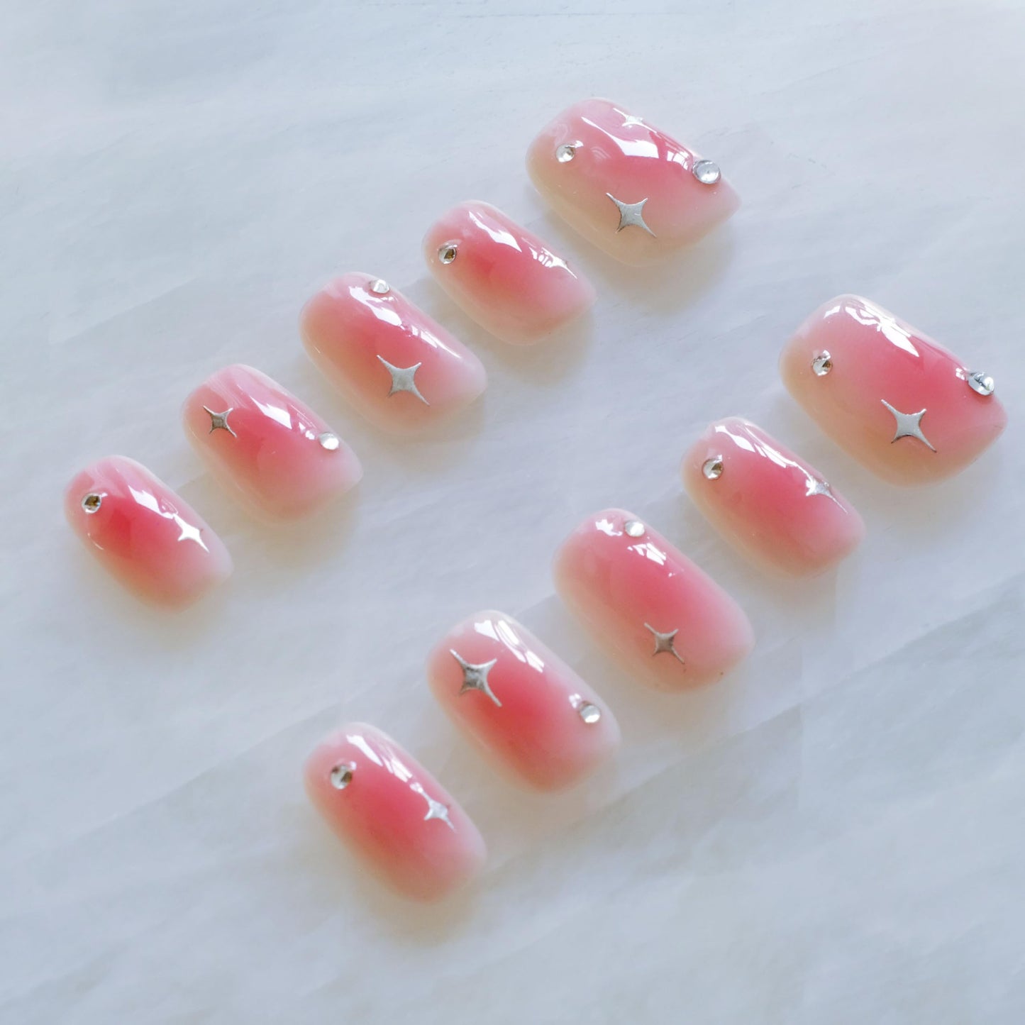 [GLORS] Short Square Press On Nails, Handmade Trendy Design in Pink with Silver Stars, 10 Pieces Salon Quality (Small, SS)