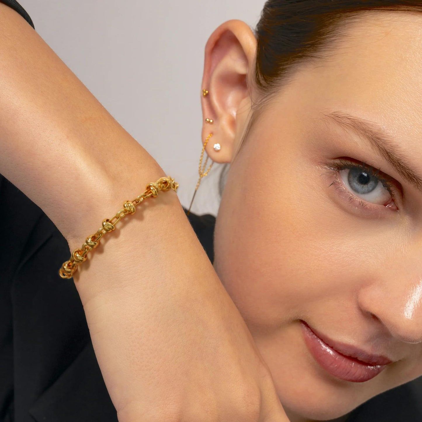 SOFYBJA Dainty 18K Gold Chunky Round Knotted Chain Bracelet for Women Adjustable Layered Jewelry