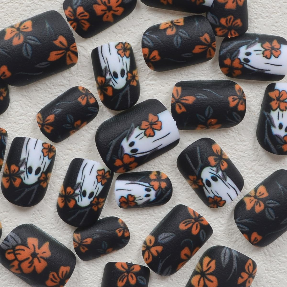 24Pcs Short Press on Nails Halloween Flower Square Fake Nails Yellow Flower Halloween False Nails with Cute Ghost Designs Full Cover Matte Acrylic Nails for Women Manicure Kit