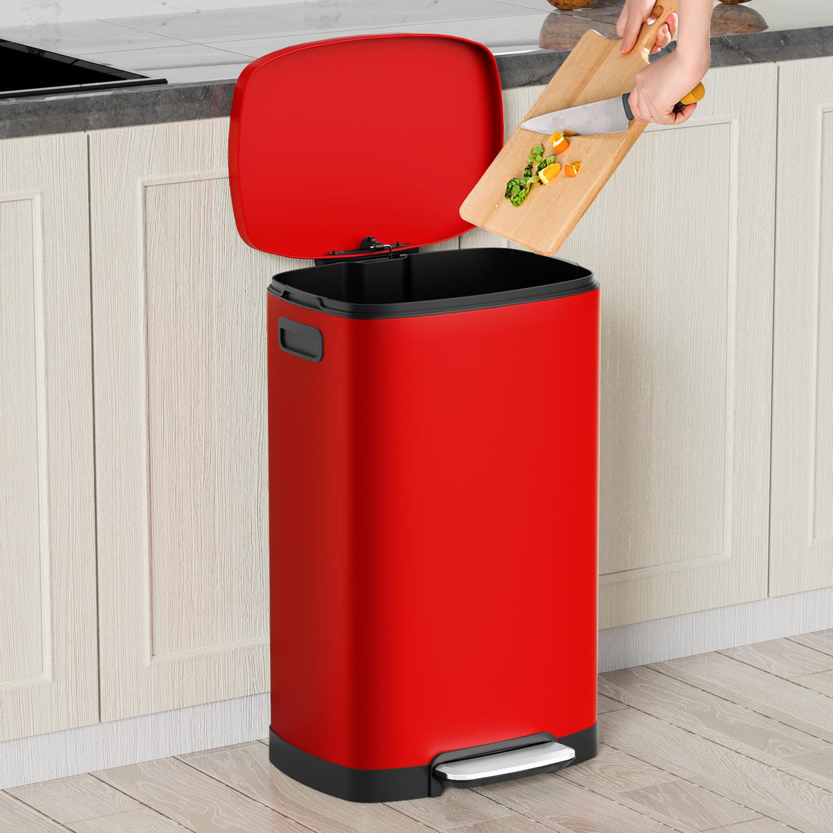13 Gallon Trash Can with Lid