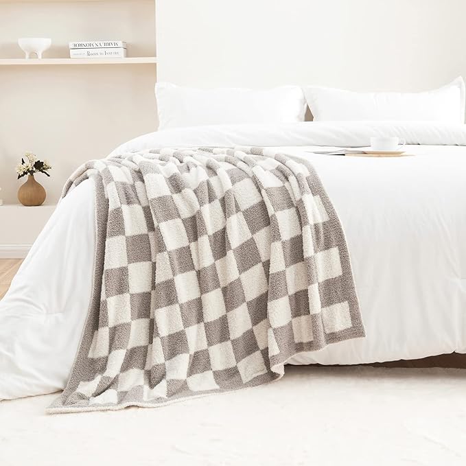 CozeCube Checkered Blanket, Ultra Soft Cozy Grey and White Throw Blanket, Warm Cozy Knit Fuzzy Plush Checkerboard Throw for Couch Bed Sofa, 60"x80"