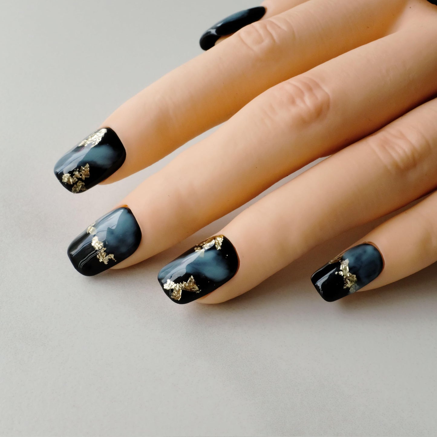 [GLORS] Short Square Press On Nails, Black and Blue with Gold Glitter Accents, 10 Pieces (Small, SS)