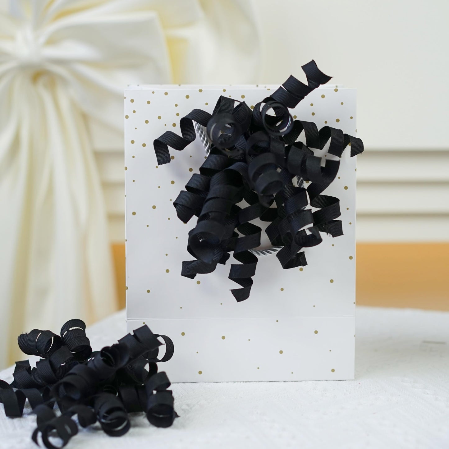 Black Curly Bows,Curly Ribbon Gift Bows,Self Adhesive Burst Gift Bow for Presents,Bows for Valentine's Day,Birthday Gifts,Holiday Party,Gift Wrapping,8 Counts