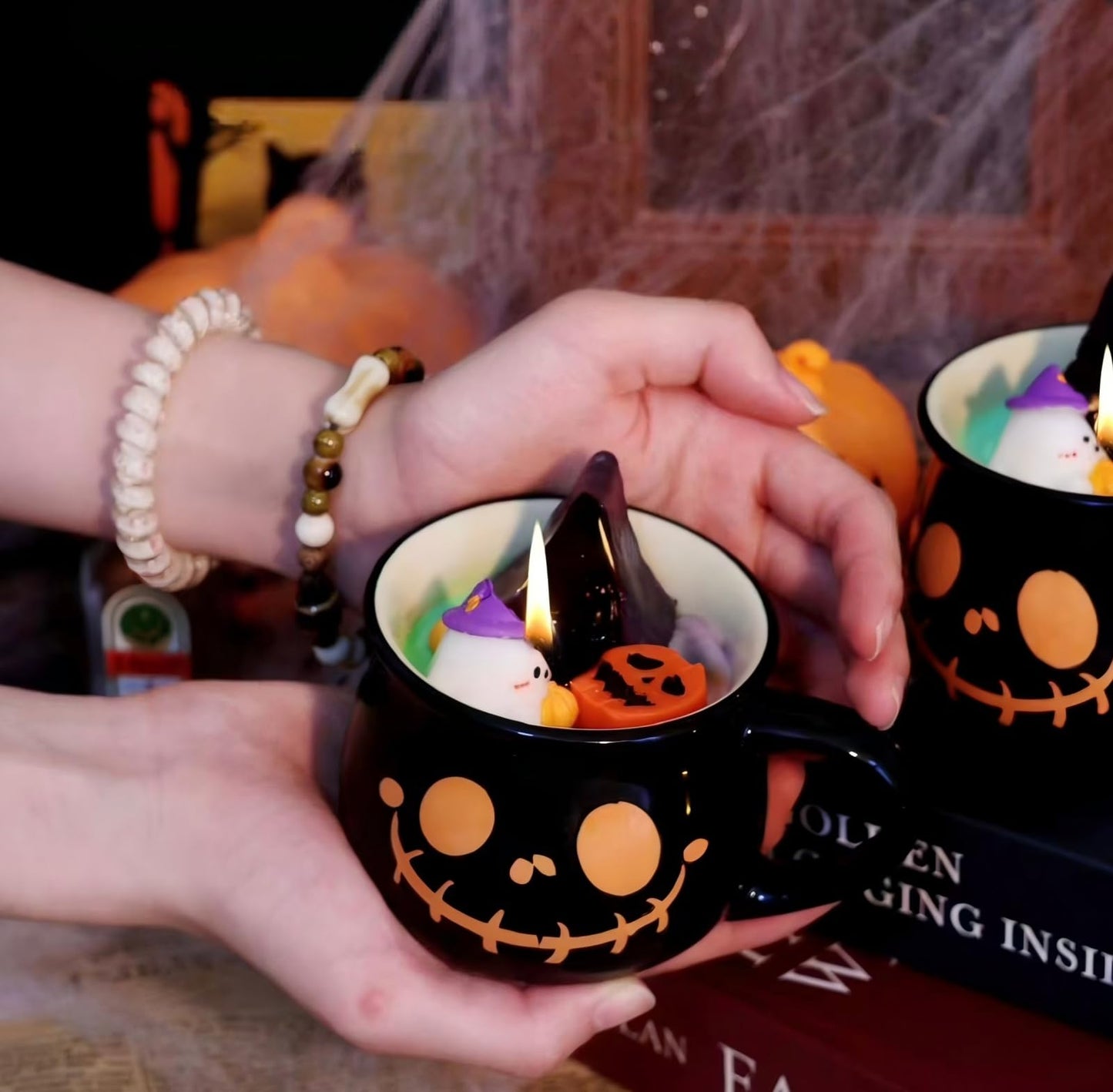 EAKE Halloween Ghost Mug Scented Candle - Black Novelty Cup with Ghost & Pumpkin Designs, White Peach Oolong Scent, Soy & Beeswax Blend, 30-Hour Burn, Novelty Spooky Gift for Halloween, Birthday