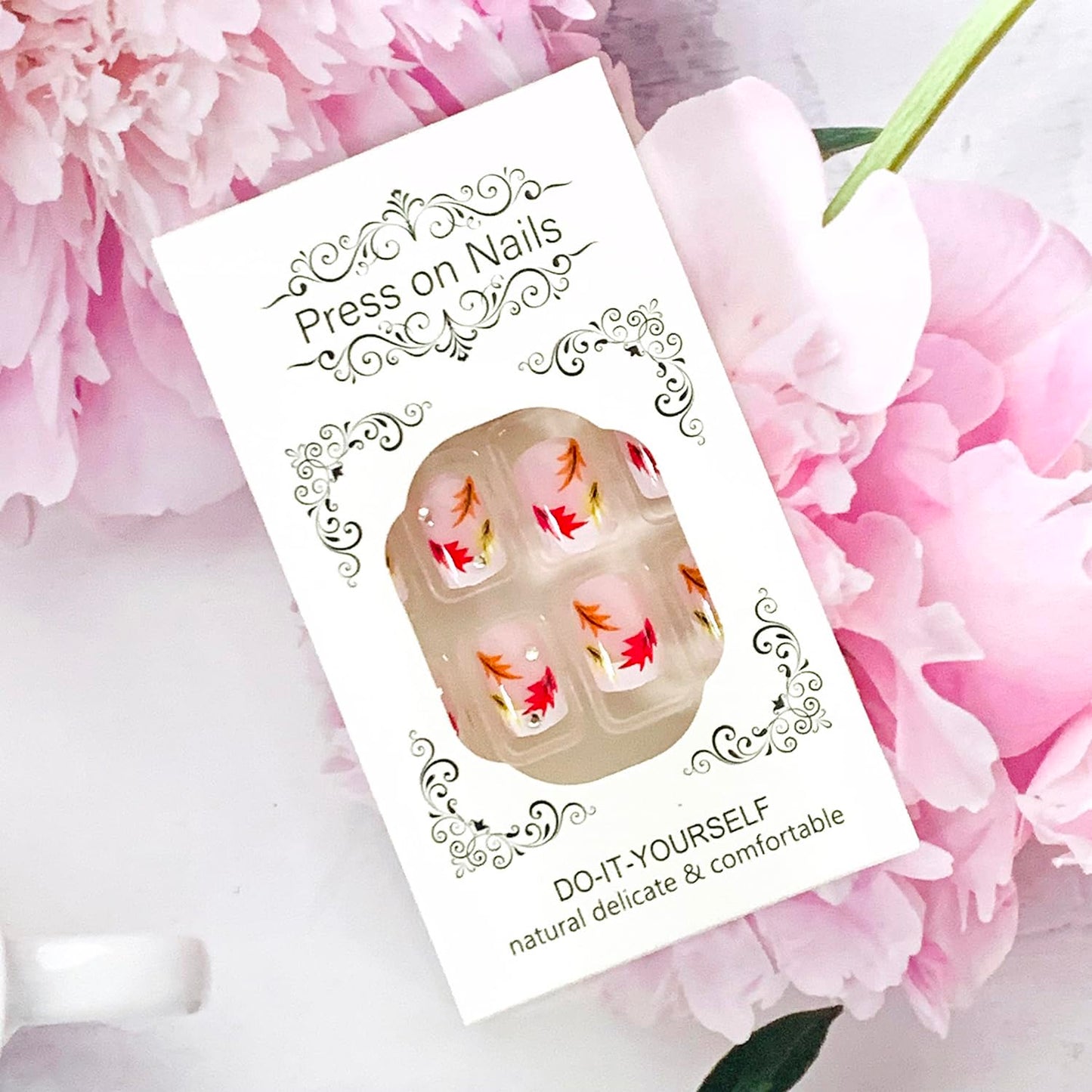 Thanksgiving Press on Short Nails Square Shaped Acrylic Glossy Full Cover Square Fall False Nails with Maple Leaf Designs Artificial Autumn Leaves Glue ons Square Fake Nails for Women Girls(YS05)