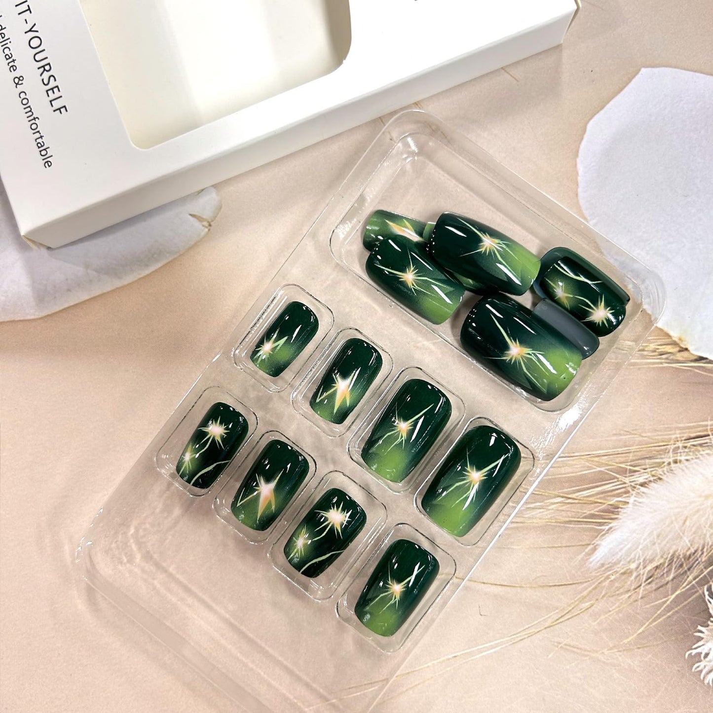 TBRZTR Green Press on Nails Medium Length Lightning Pattern Design Fake Nails Full Cover Glossy Coffin Nails Artificial Acrylic Nails Green Square Stick on Nails Reusable Glue on Nails for Women