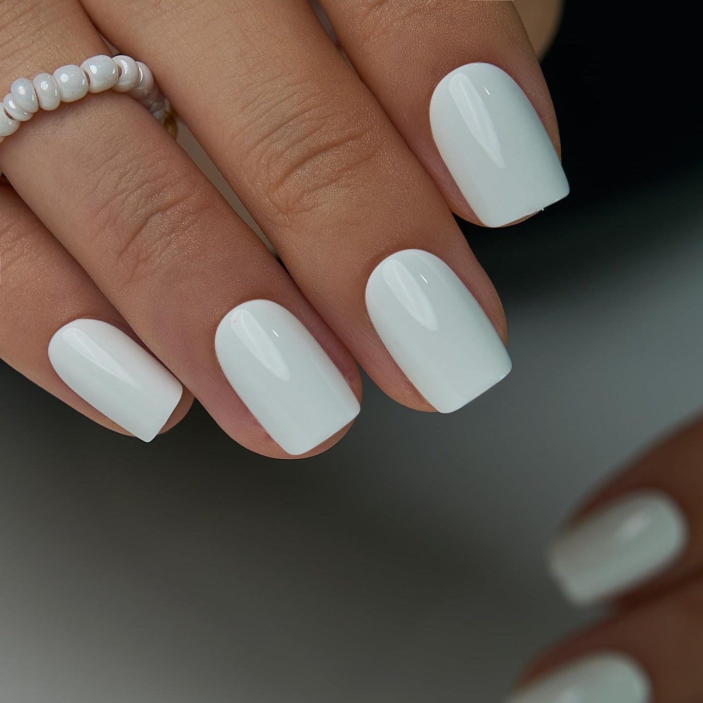 Curvlife Short Press on Nails Acrylic White Square Fake Nails with white Design Full Cover False Nails Reusable Nail Kit with Nail Glue Adhesive Tabs Glue on Nails