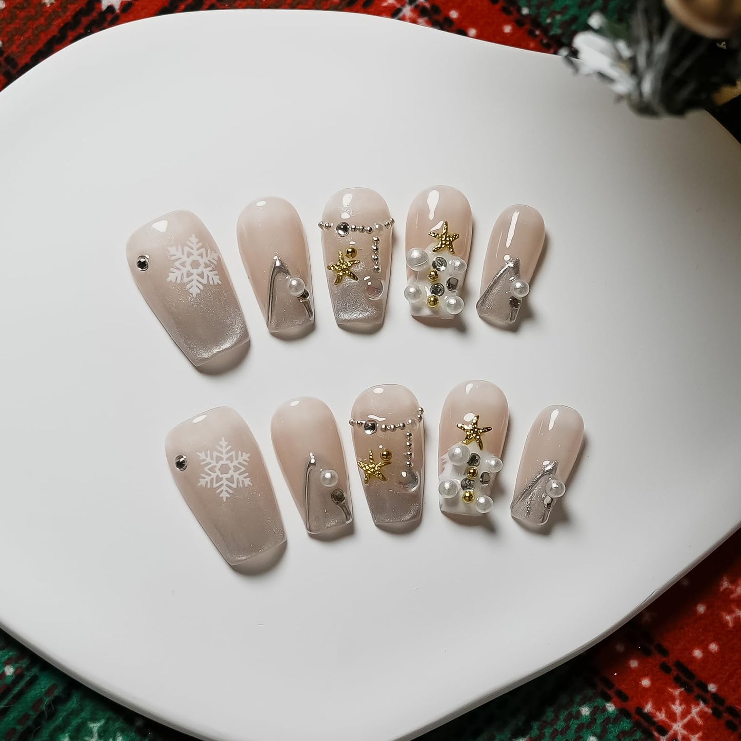 Tesytto Cat Eye Press on Nails Handmade Short Square - Snowflake & Luxe Tree Light Design with 3D Pearl Gold Star, Winter False Nails for Women Girls (Holiday Cateye,S)