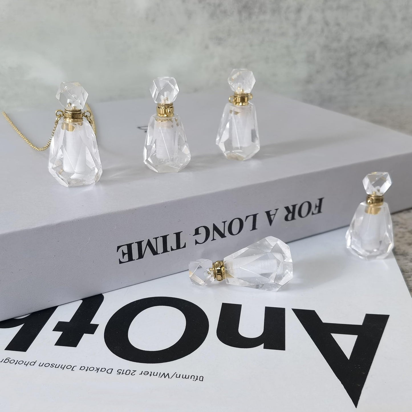 Ladywowu Perfume Bottle Necklace Heart Shape, Amethyst Necklace Healing Crystal for Women, Essential Oil Diffuser Bottle Necklace Jewelry for Liquid (Poly Clear Quartz-Gold)