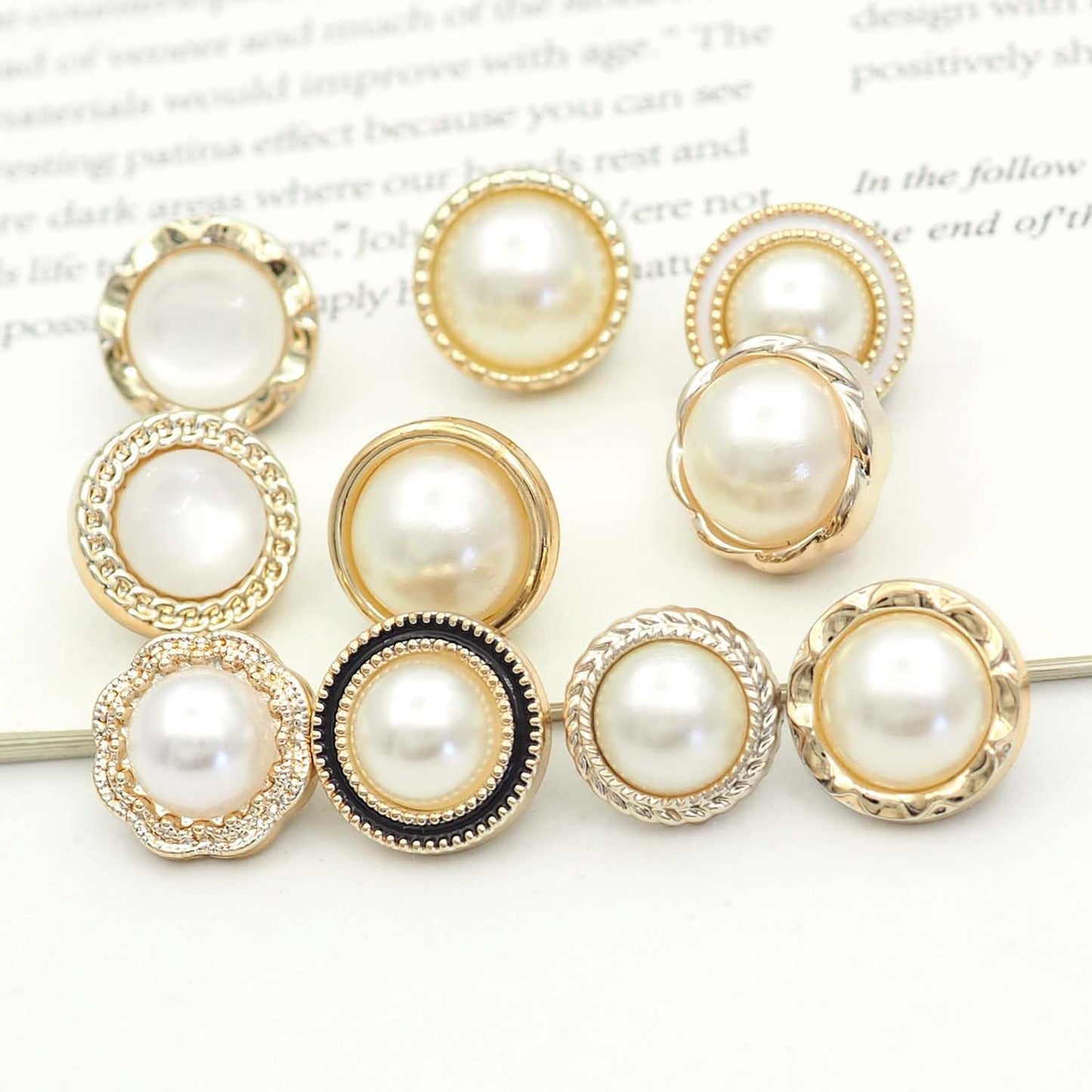Youmeizer 100PCS(10 Styles) Resin Button Decorated with Artificial Pearls for Crafting· Sewing Replacement·Replacement·Knitting Sweaters Handmade Crafts It's stored in a Plastic Box (Gold)
