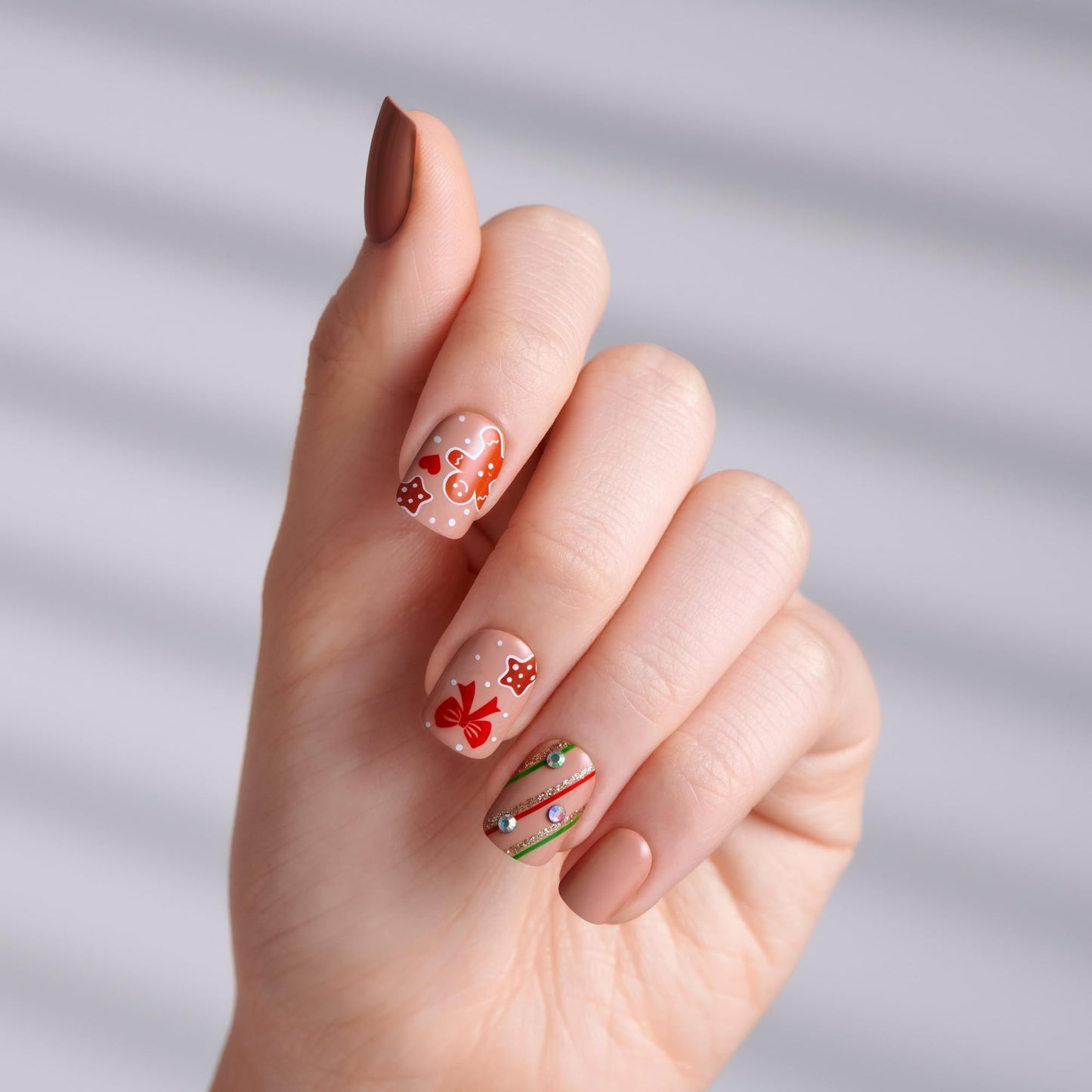 KISS imPRESS Holiday Press On Nails, ‘Mistletoe Kiss’, Brown, Short Squoval, Improved Super Hold Adhesive, 30 Fake Nails, Prep Pad, Mini Nail File, & Manicure Stick