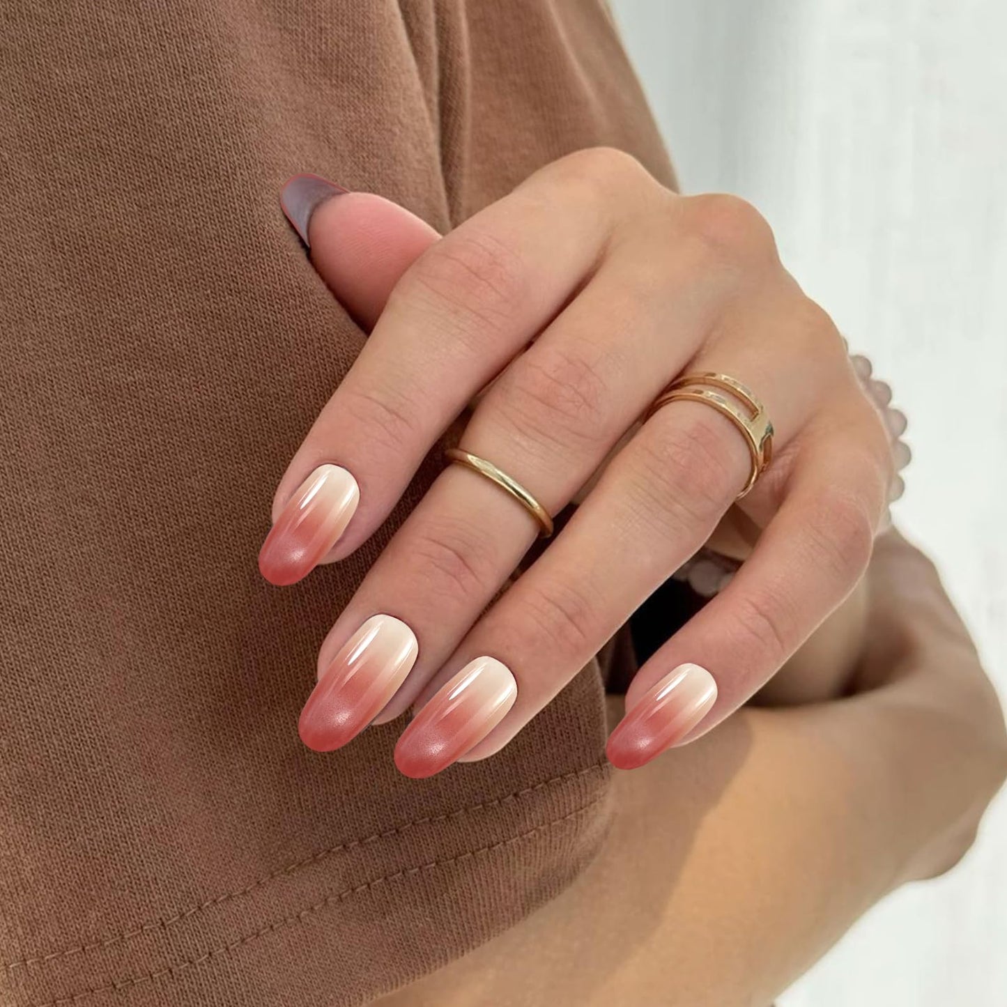 Gleamflair Oval Ombre Press On Nails Medium, Reusable Glossy False Nails in 15 Sizes 30 Pcs with Adhesive Tabs