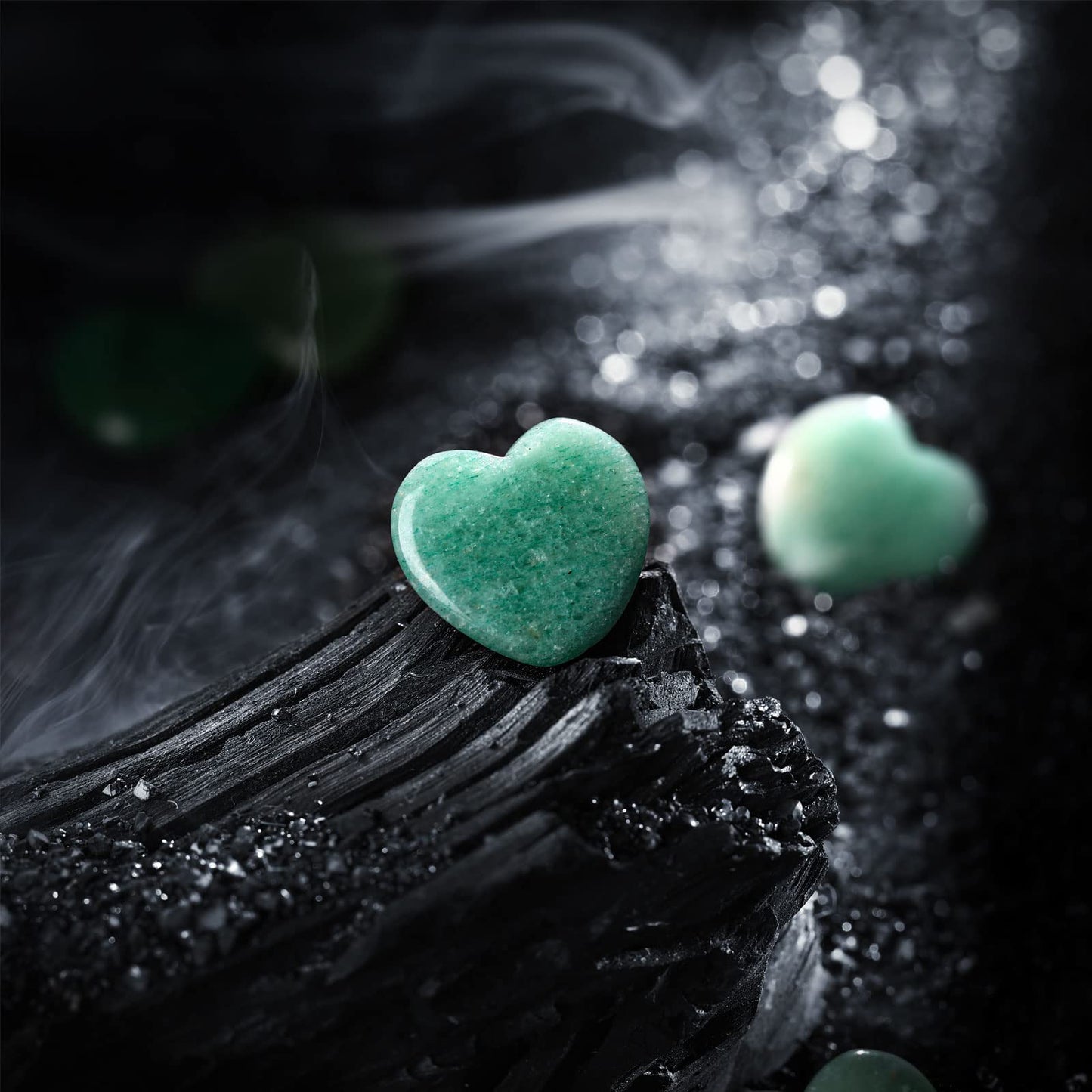 Patelai 24 Pcs Green Aventurine Heart Crystals Green Heart Shaped Worry Stones for Stress Relief, Mental Health Month, Reiki Balancing, Mini Pocket Gemstones Valentines Gift with Black Flannelette Bag