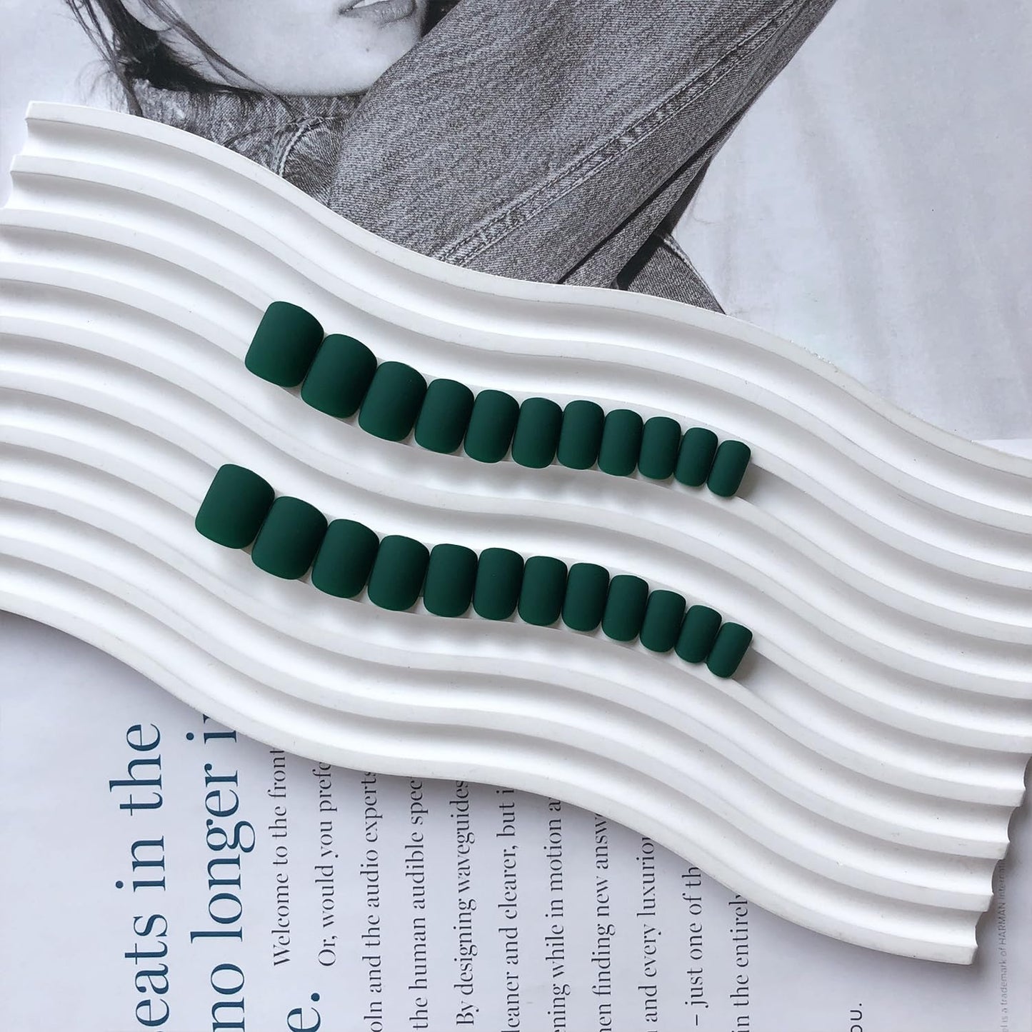Matte Emerald Green Press on Nails Short Square Fake Nails Short Square Nails Press ons, Soft Gel Acrylic Glue on Nails Stick on for Women Thick Solid Color 24pcs
