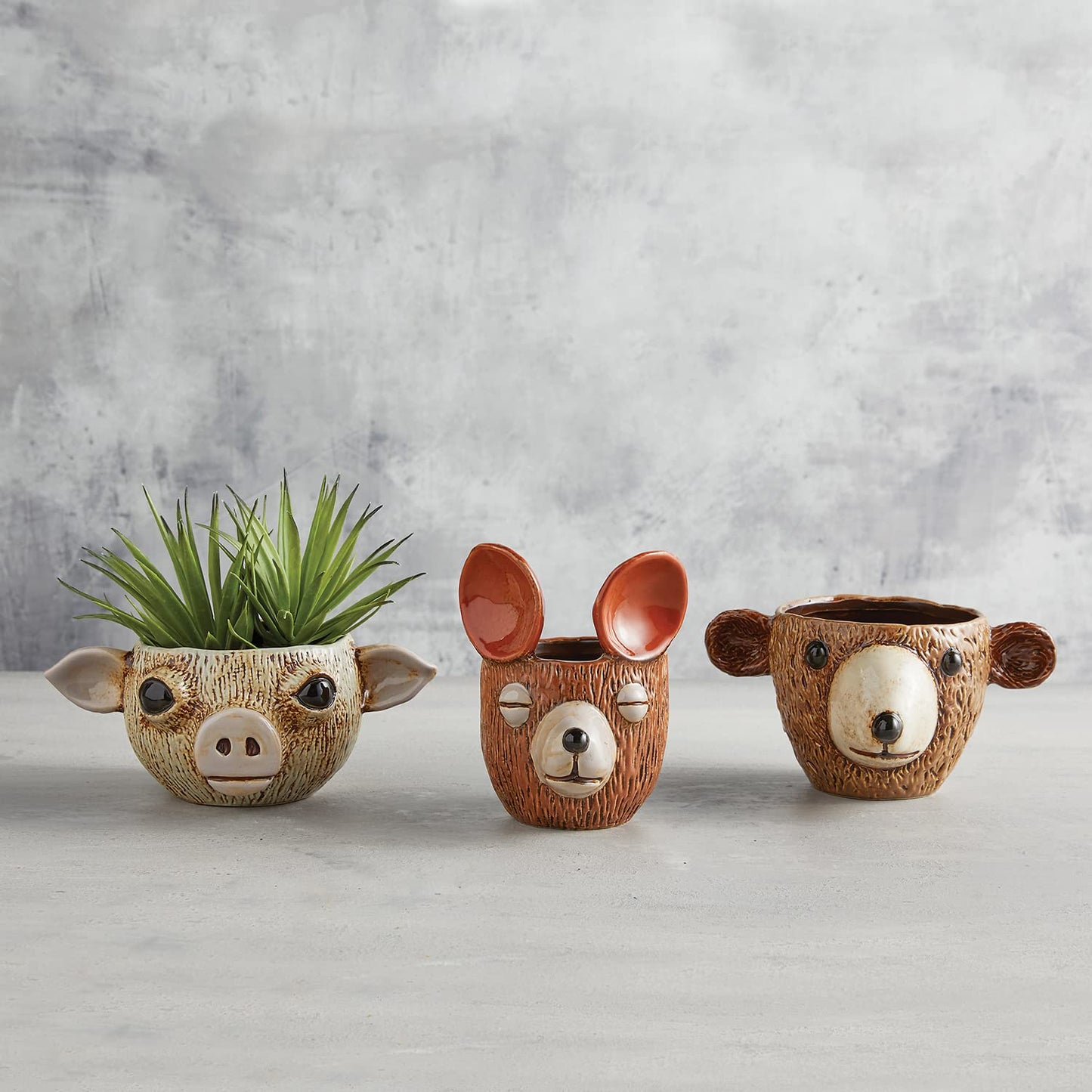 47th & Main Unique Textured Shaped Ceramic Planter Flower Pot for Succulents Small Plants and More, Large, Bear Face
