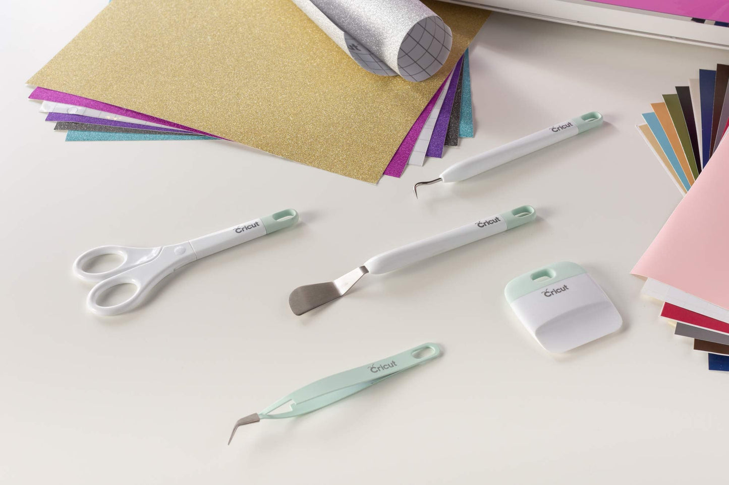 Cricut Basic Tool Set - 5-Piece Precision Tool Kit for Crafting and DIYs, Perfect for Vinyl, Paper & Iron-on Projects, Great Companion Cutting Machines, Mint
