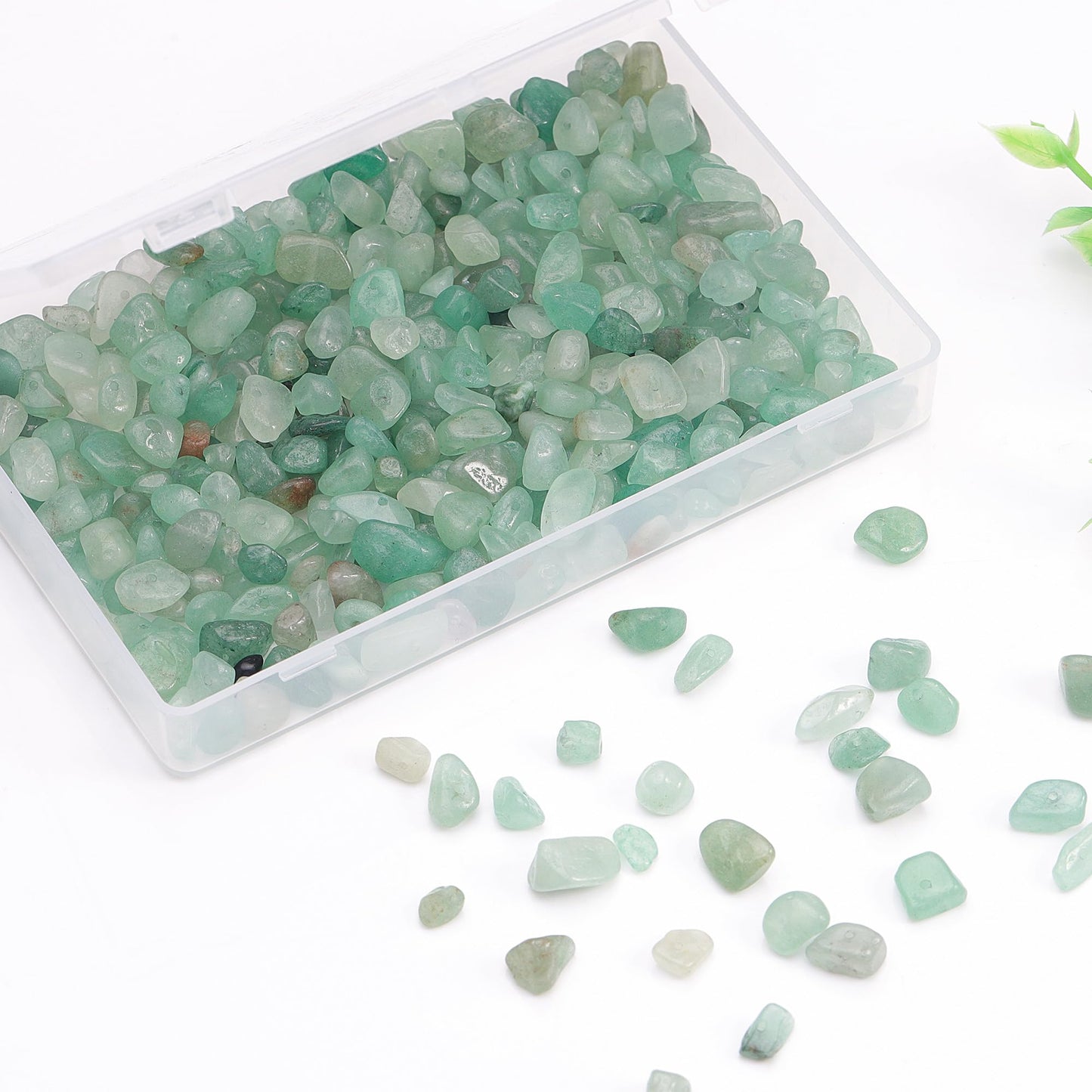 Youngbling Natural Chip Stone Beads 450 Pcs 5-8mm Healing Crystal Irregular Gemstone Drilled Lose Rocks Green Aventurine Beads Bulk for Bracelet Jewelry Making