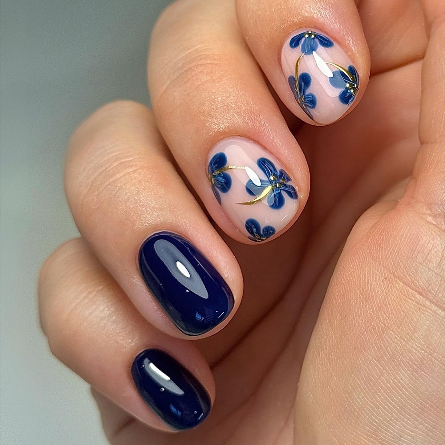 Spring Press on False Nails Blue Fake Nails Short Square Glue on Nails with Gold Chrome Blue Flower Designs Glossy Press ons Stick on Nail for Women Manicure 24Pcs