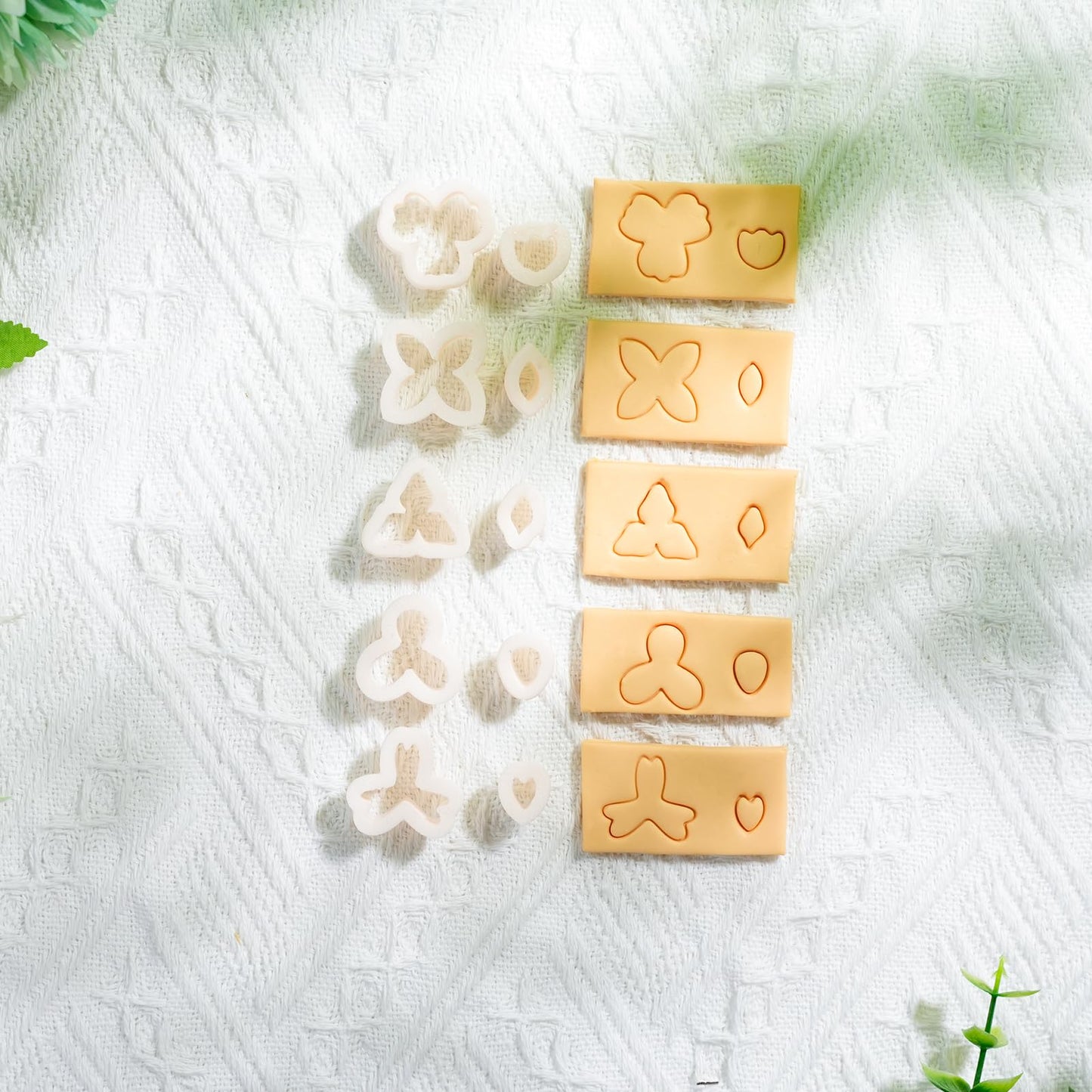 Biutee Flower Polymer Clay Cutters, 10 Shapes Floral & Leaf Micro Clay Cutters, Clay Earring Cutters Mini Floral Clay Cutters Polymer Clay Earring Making Kit for Jewelry Earrings Making DIY Tools