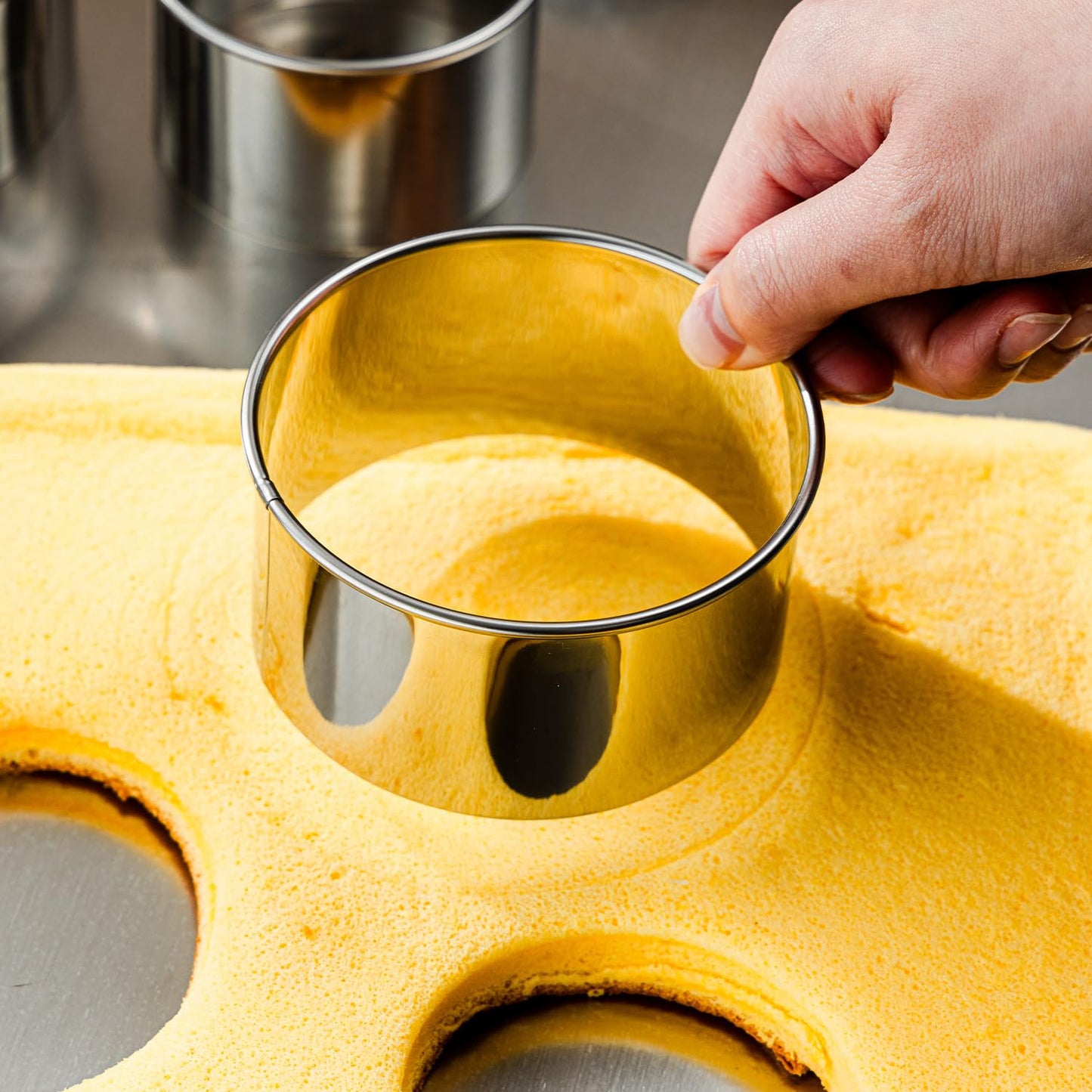 12 Pcs 304 Stainless Steel Biscuit Cutter Set, Round Cookie Cutters for Baking (1/2/3/4/5'') with PP Storage Box, Dough Pastry Cake Circle Cutting Ring Molds, Non-Rust Double Thickness & 2.1‘’ High