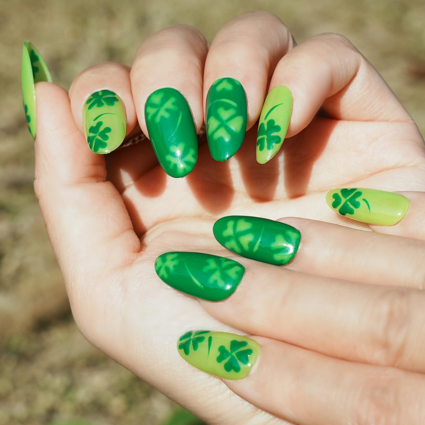 Tesytto Medium Oval Press On Nails, Hand-Painted Green Four-Leaf Clover Design, Glossy Reusable Acrylic Full Cover Nails (Size L)