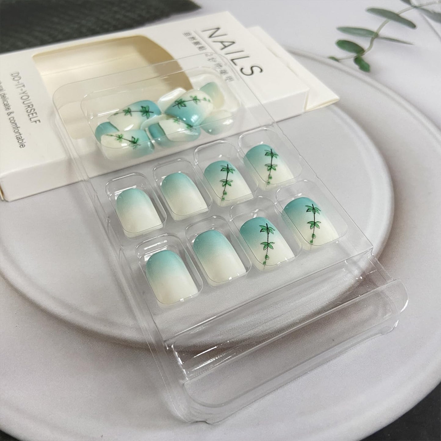 Ombre Press on Nails Short Square Fake Nails Green Gradient False Nails With Leaves Designs Full Cover Glue on Nails Coffin Acrylic Artificial Nails Stick on Nails for Women Nail Art Decorations 24Pcs