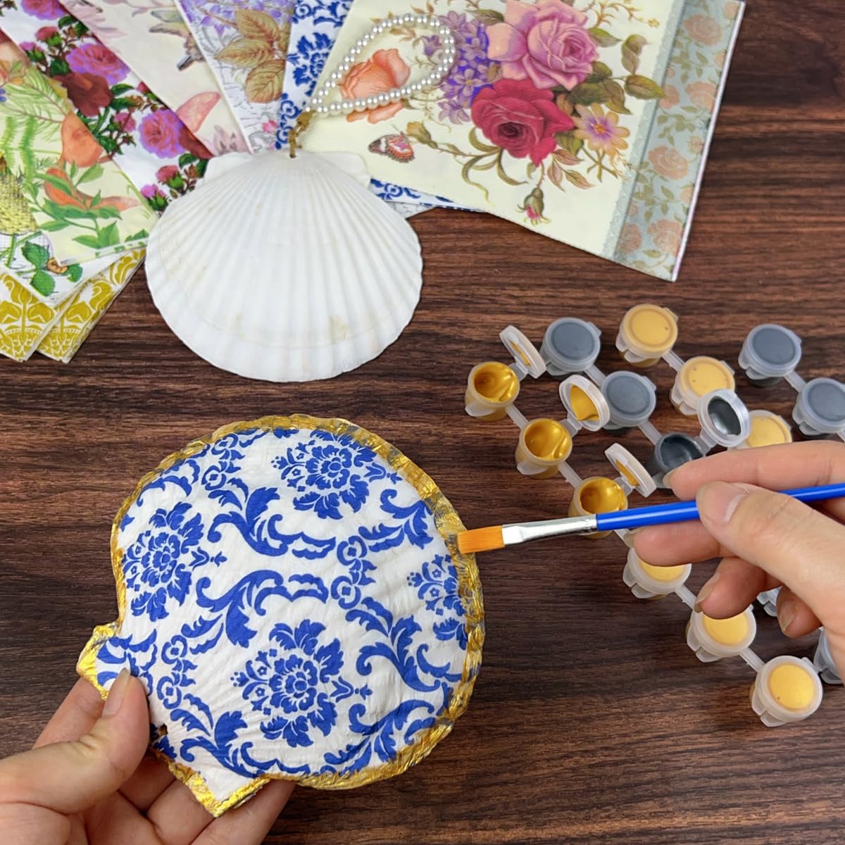 10PCS Large Scallop Shells for Crafts 4"-5" Natural White Shells with Rope,20PCS Decoupage Paper Napkins,Brushes,Gold & Silver Paint,Gold Bead & Pearl for Beach Seashells DIY Hanging Home Party Decor
