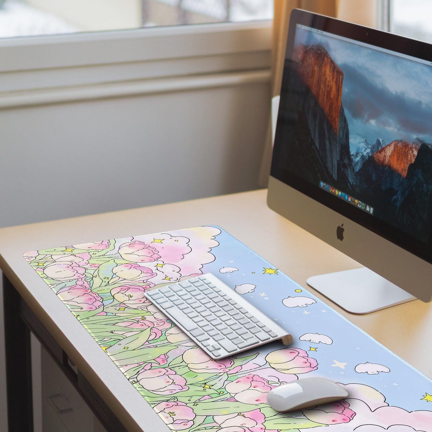 WSLUCKO Extended Large Gaming Mouse Pads Mat 35.4"x15.7"x0.12"(3mm Thick), Oversized Office Desk Mat with Stitched Edges (Cute Tulips)