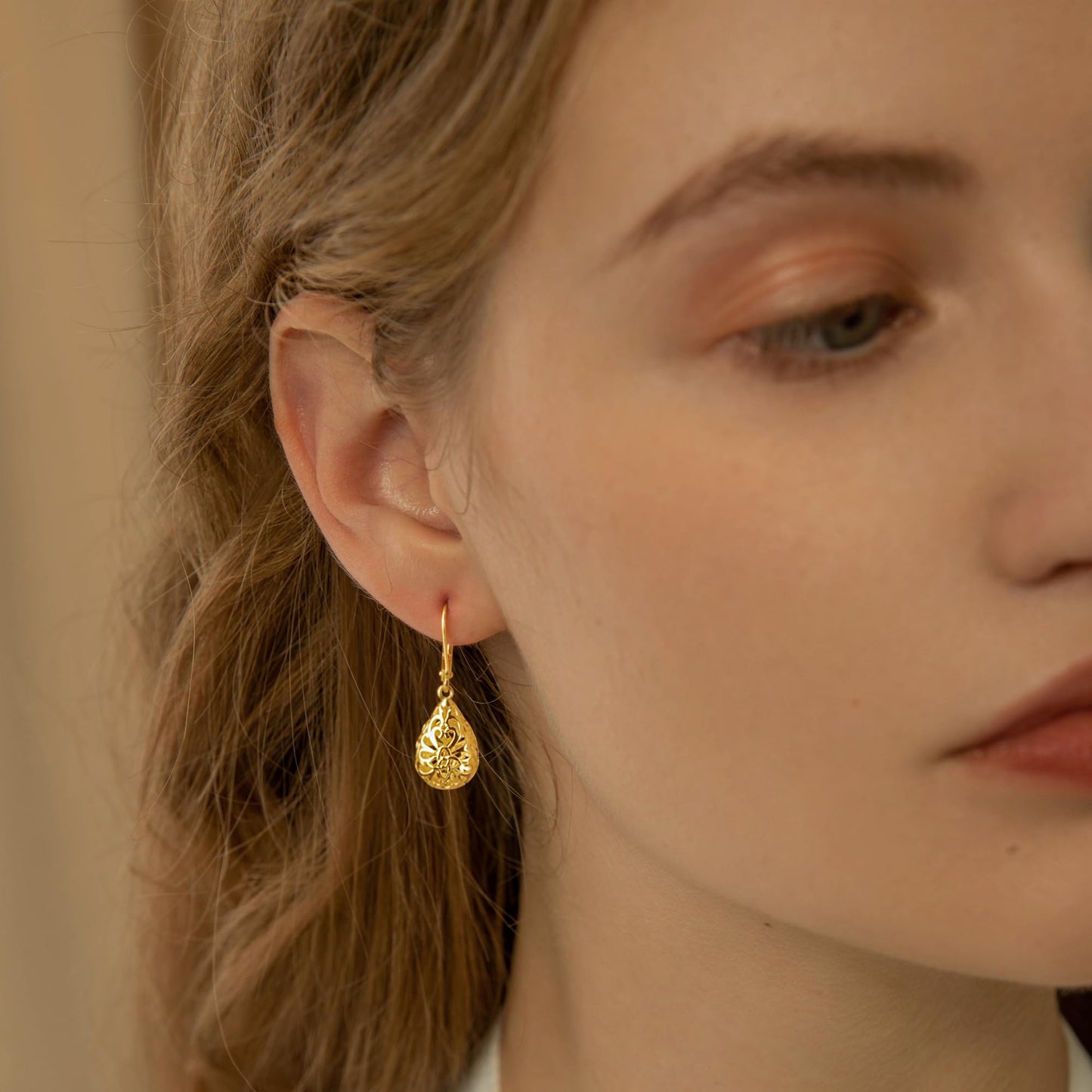 LANCHARMED Teardrop Dangle Earrings for Women.14K Gold Teardrop Waterdrop Leverback Dangle Earrings.Hypoallergenic Earring Jewelry