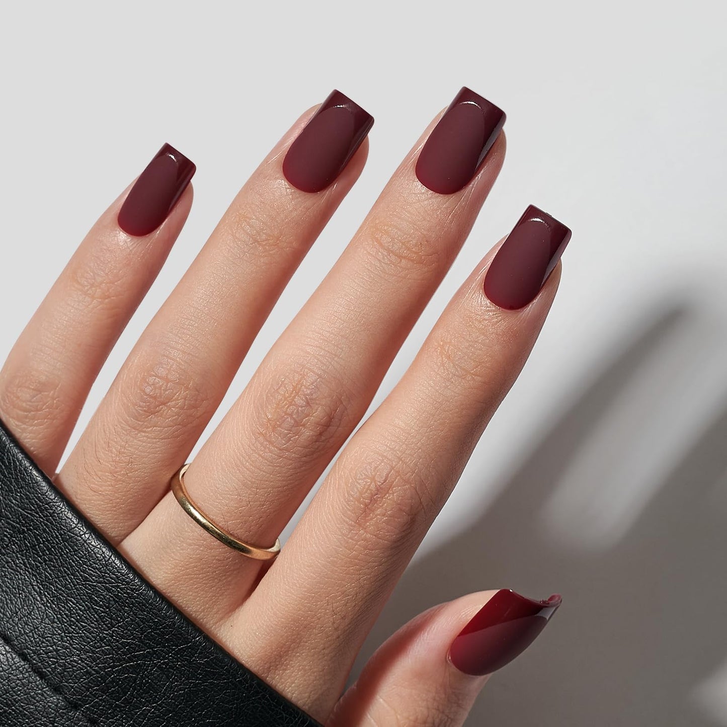 BTArtbox Press on Nails Short Square - Dark Red Nails with Glossy French Tips in a Matte Finish, Soft Gel Fake Nails Glue On Nails in 16 Sizes for Christmas, Classic & Cozy Cocoa