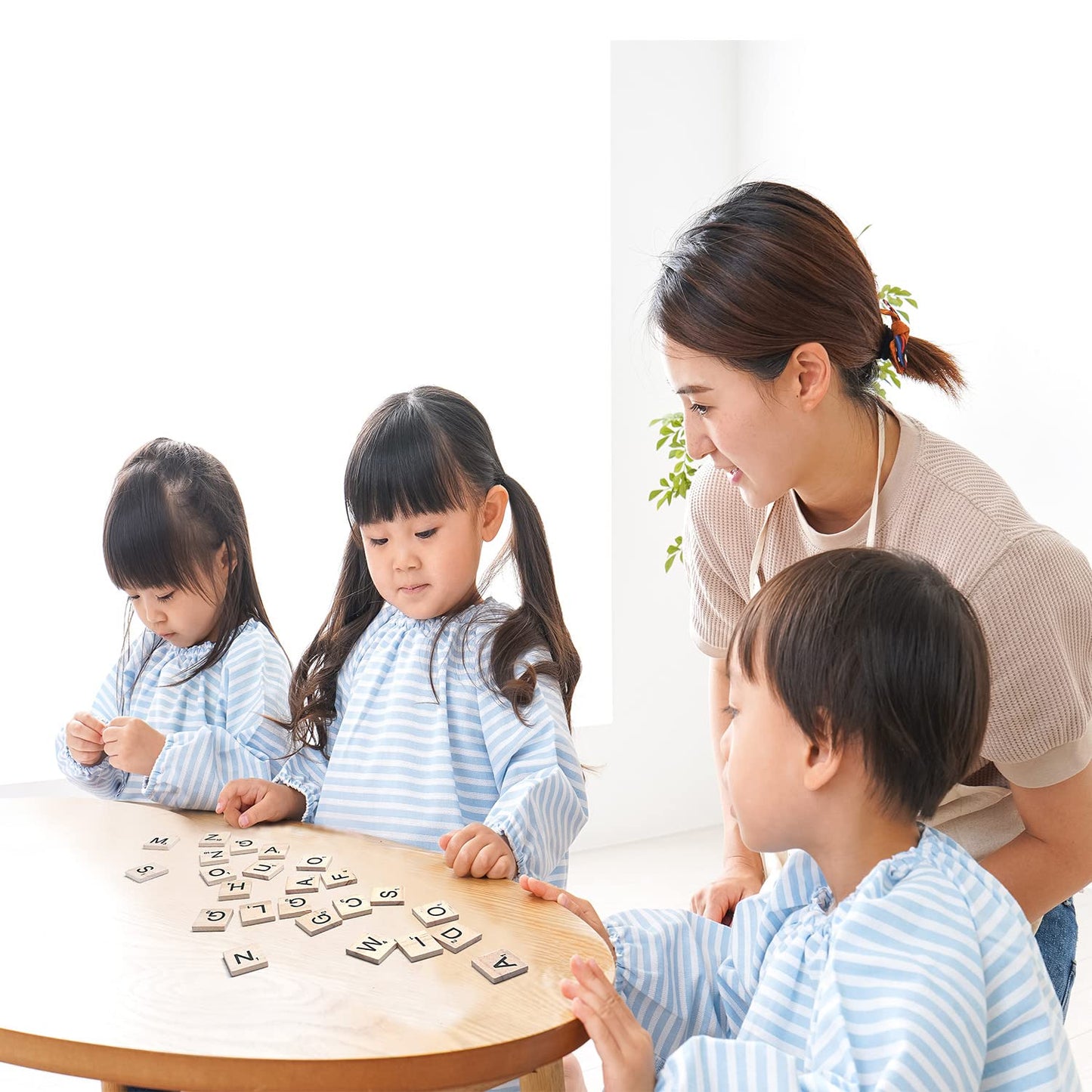 Goiio 1000 Pieces Letters for Crafts, Wood Tiles, DIY Wood Gift Decoration, Making Alphabet Coasters and Crossword Game