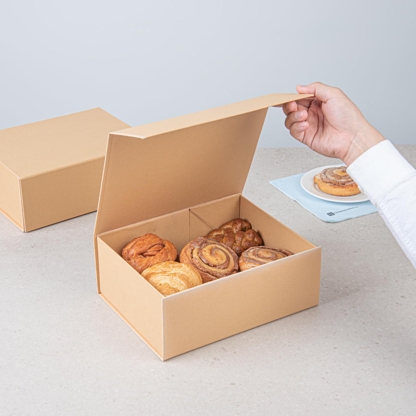 Restaurantware 10.5 x 8 x 4 In Magnetic Gift Boxes, 10 Sturdy Collapsible Gift Boxes - For Groomsman & Bridesmaid Proposals, Built-In Lid, Kraft Paper Luxury Storage Boxes, Food Safe, Grease-Resistant