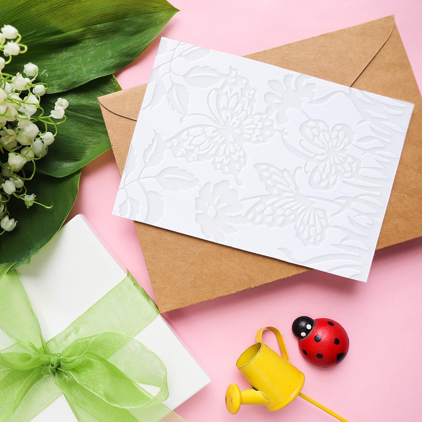 Hedume 16 Pieces Embossing Folders, 5.9" x 4.1" Embossing Machine Template Paper Card Folder, Classic Style Plastic Template Cards for Card Making, DIY Flower Scrapbook, Photo Album, Craft Decoration