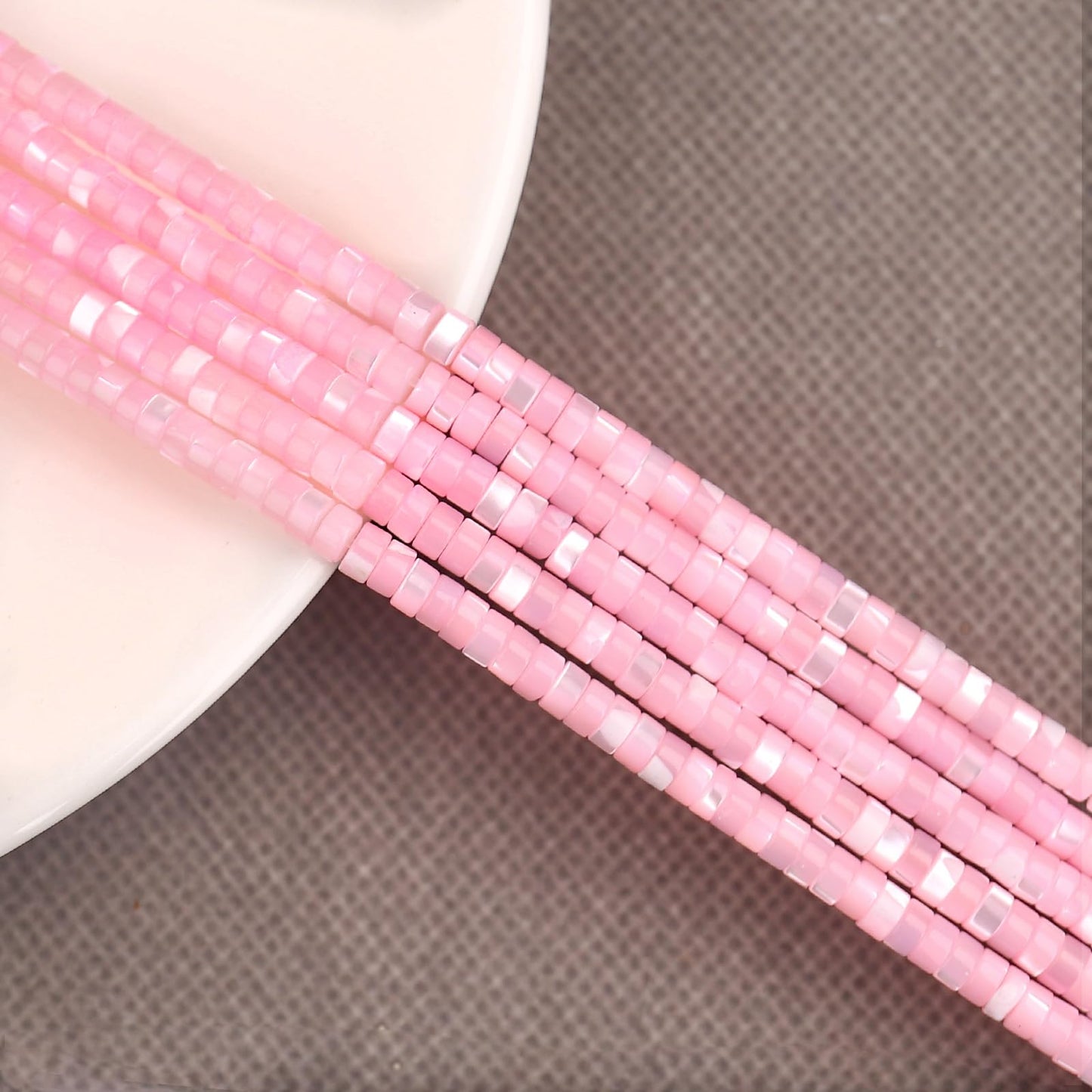BONNY BOXX 150PCs Natural Pink Shell Spacer Beads, Loose Semi Precious Flat Round Gemstone Heishi Disc Stone Beads for Beading Jewelry Making 4mm*2mm