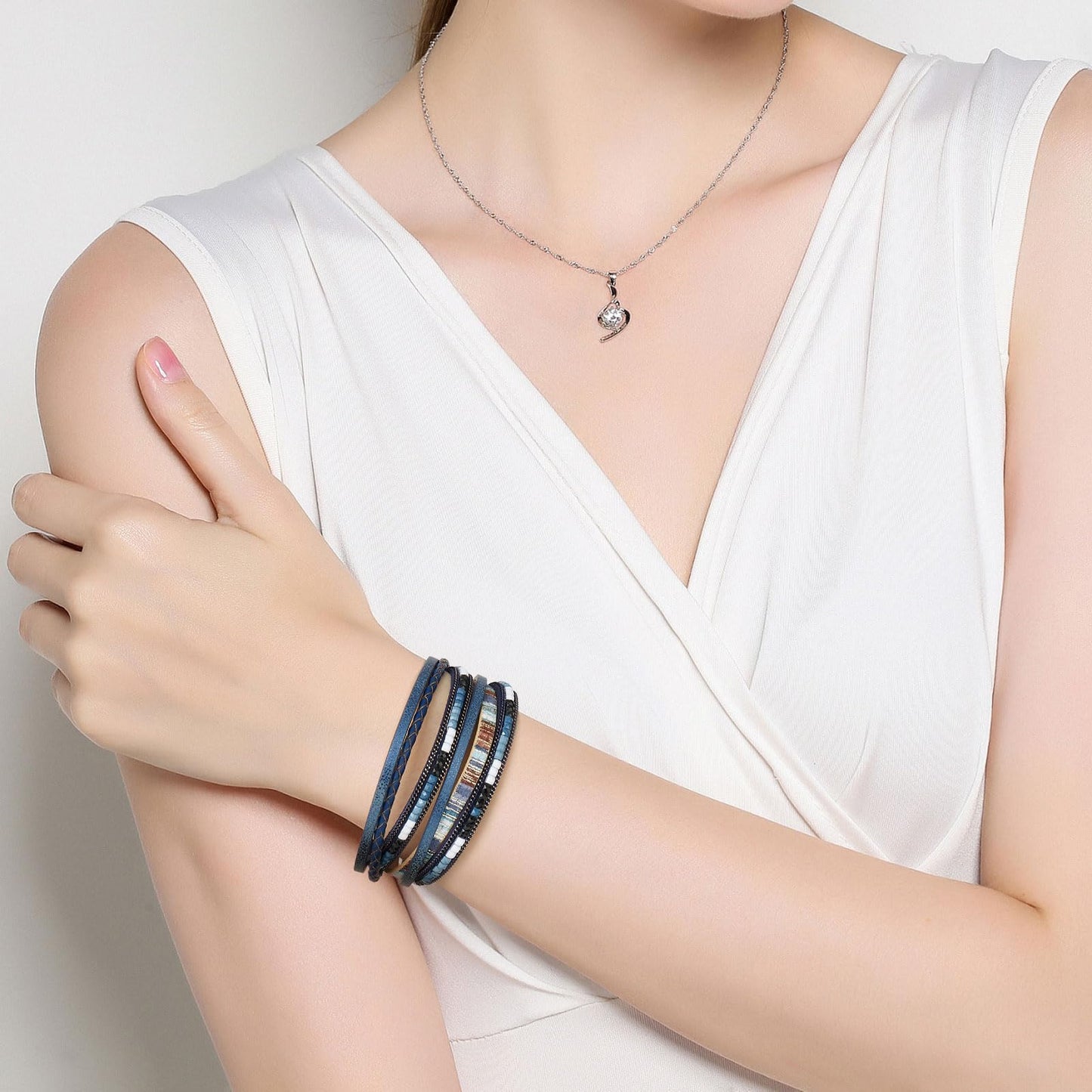 QIUTIMIY Leather Bracelets for Women Trendy Boho Cuff Bracelet Layered Bangle with Clasp Hand Wrist Jewelry Western(Style 1-Navy)