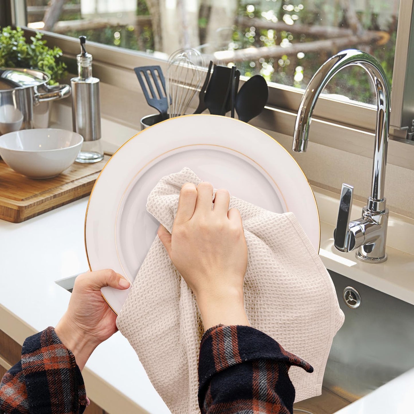 joybest Cotton Kitchen Towels, 4-Pack Waffle Weave Ultra Soft Absorbent Dish Towels Quick Drying Dish Cloths, 18 in x 28 in, Beige