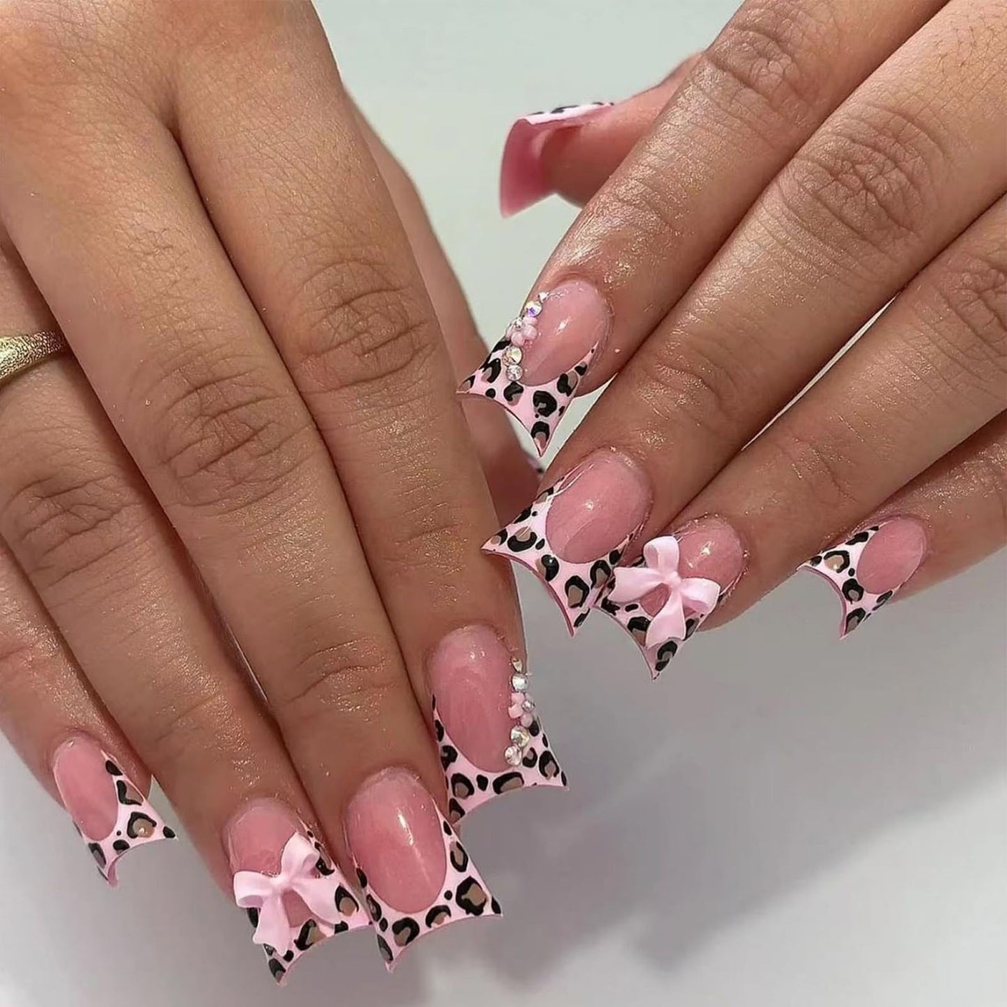 IMSOHOT Duck Press on Nails Medium French Tips Fake Nails with Leopard Print Designs Full Cover Pink Duck Feet Flared False Nails Glossy Glue on Nails DIY Acrylic Nail Supplies