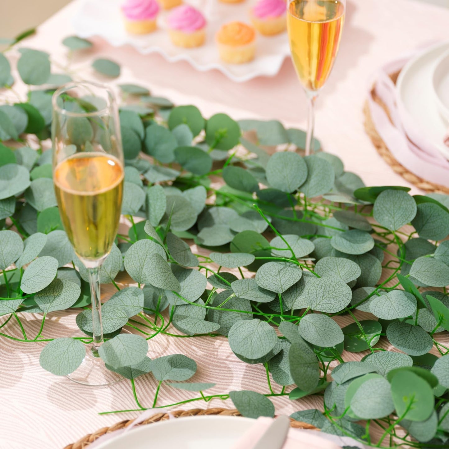 CQURE 16Pcs Eucalyptus Garland,Artificial Eucalyptus Leaves Table Greenery Garland Wreath Vines for Wedding Party Table Fireplace Bedroom Wall Room Decor