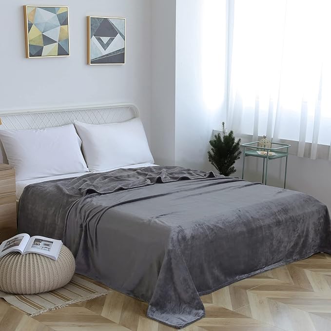 SOCHOW Flannel Fleece Blanket Throw Size, All Season Lightweight Super Soft Cozy Blanket for Bed or Couch, Grey, 50x60 inches