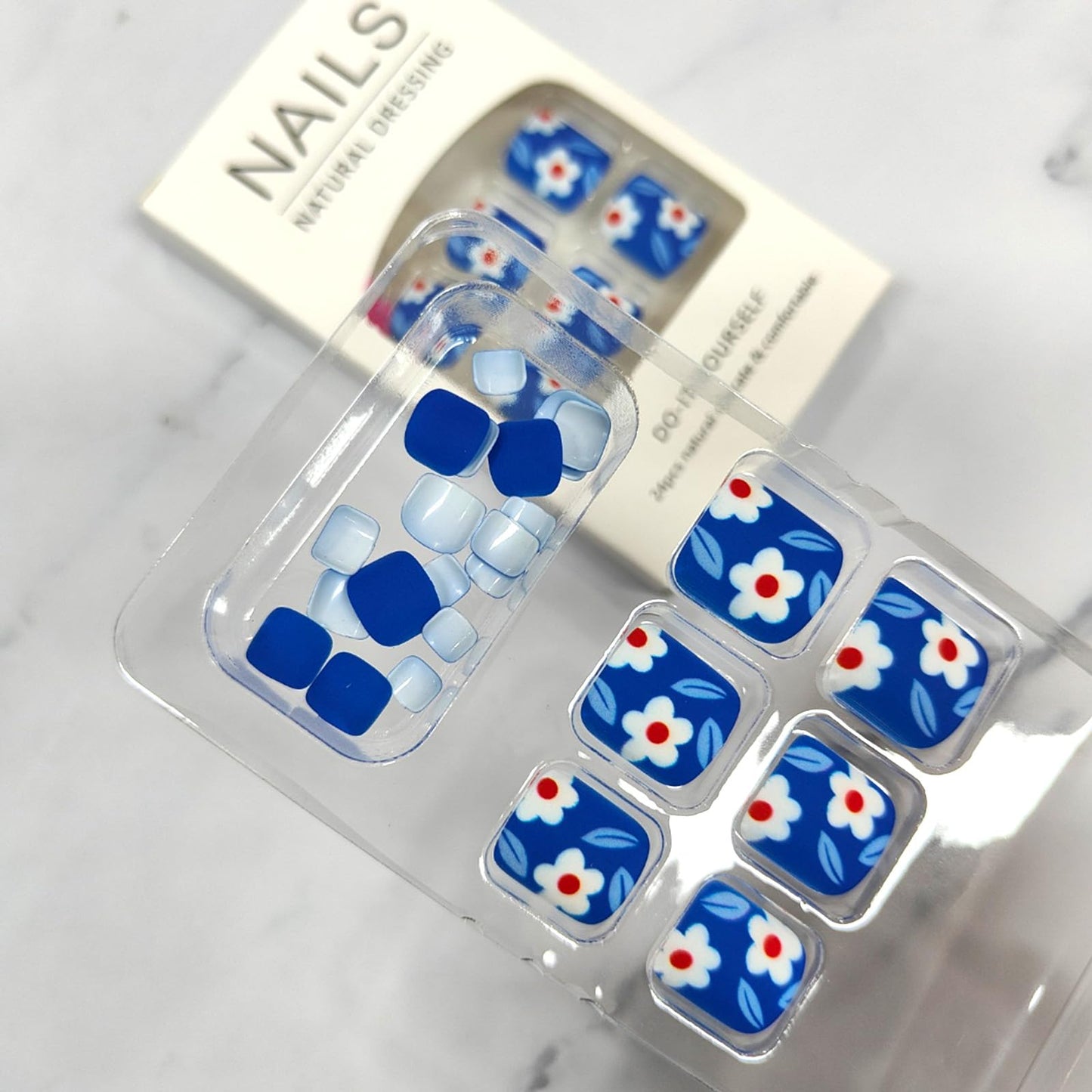 24Pcs Flower Press on Toe Nails Short Square Fake Toenails Blue Acrylic Toe Nails with White Floral Designs Cute Matte False Toenails Spring Summer Glue on Toe Nails for Coquette Women