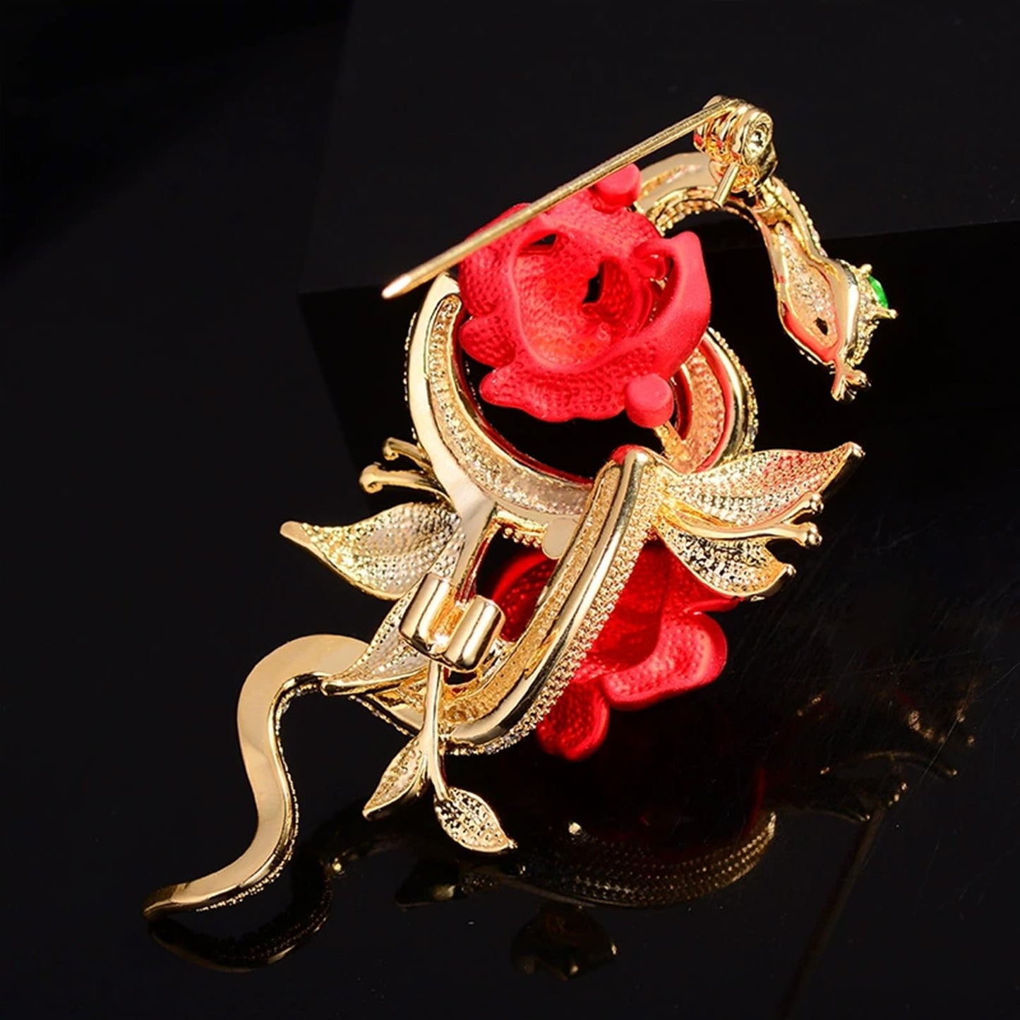 HETICA Women Animal Floral Brooch Pin Accessory Perfect as a Gift for Anniversary Celebrations, Parties, Or Everyday Wear (Snake-Rose)