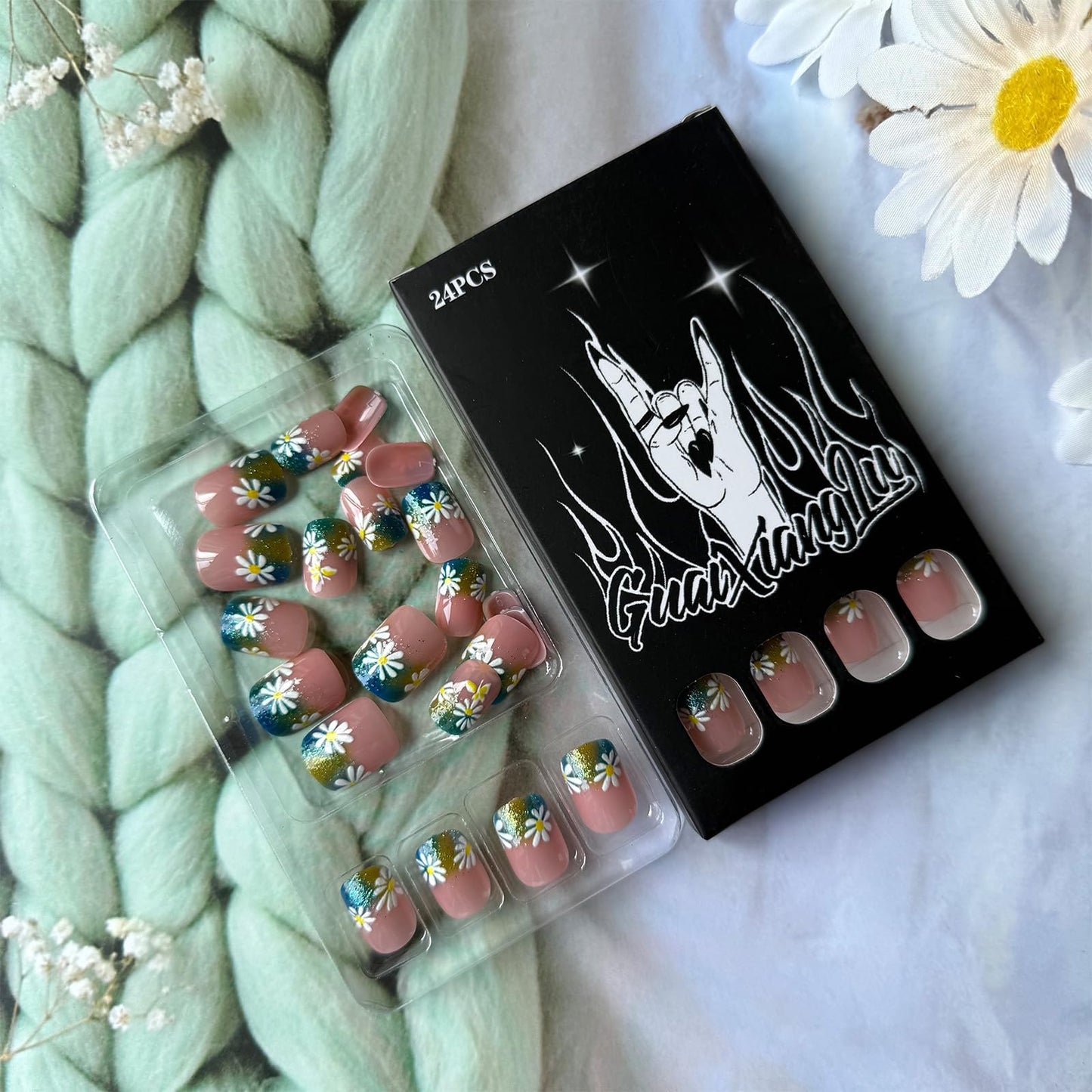 Spring Press on Nails Short Square Fake Nails with Glitter Daisy Designs French Flower Press on False Nails Gradient Glitter Nail Tips Spring Floral Glue on Nail for Women 24Pcs