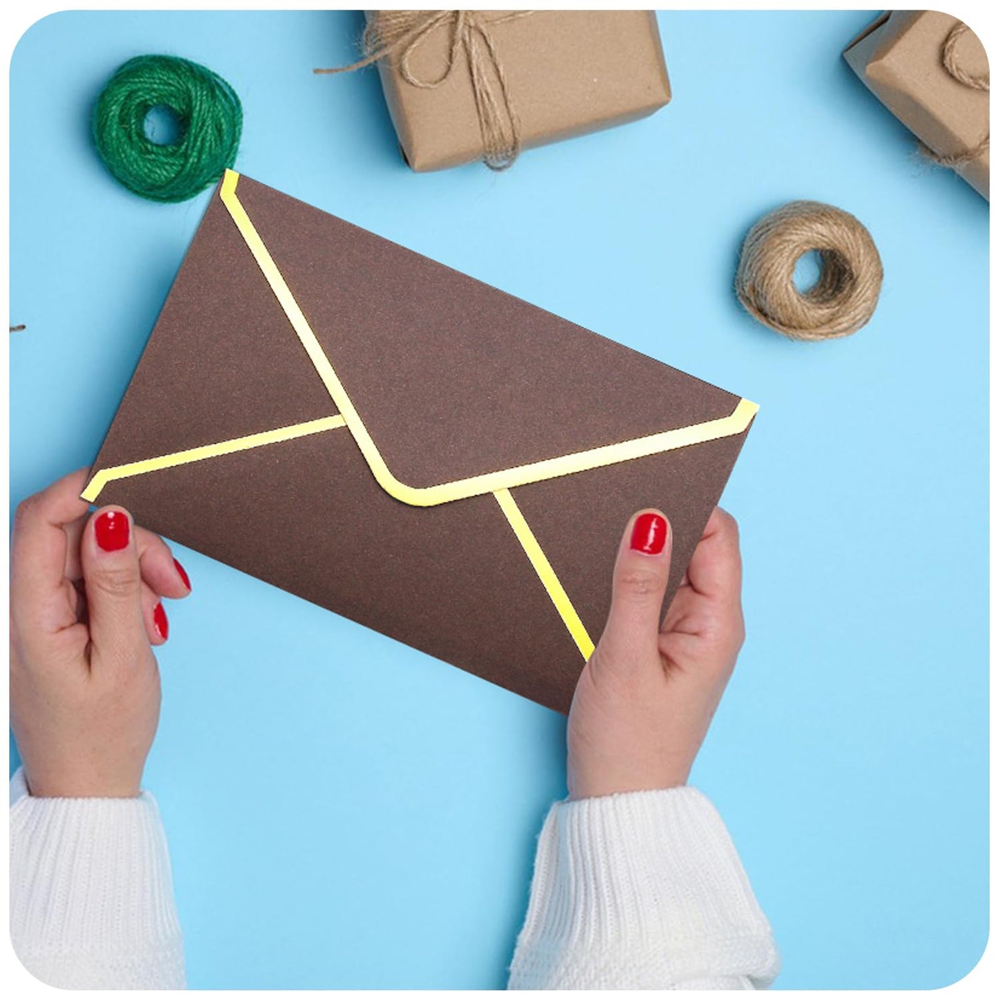 szkoo 100 Pack 5x7 Envelopes, Coffee A7 Card Christmas Envelopes V Flap Envelope Gold Borders for Invitations, Weddings, Parties & Greeting Cards