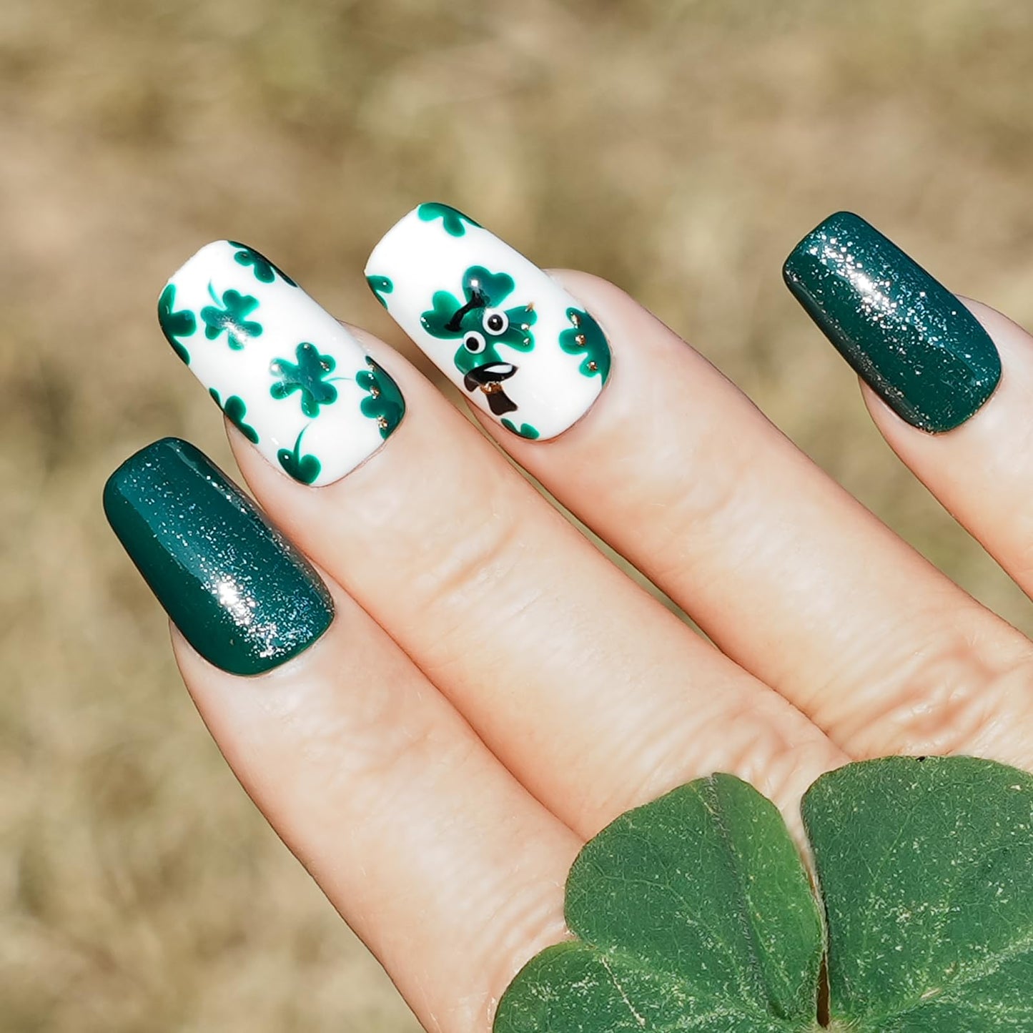 Tesytto Medium Coffin Press On Nails, Green Glitter & White Fake Nails with 3D Green Hat & Clover Print, Handmade Acrylic Nails Glossy Full Cover False Nails (Size L)