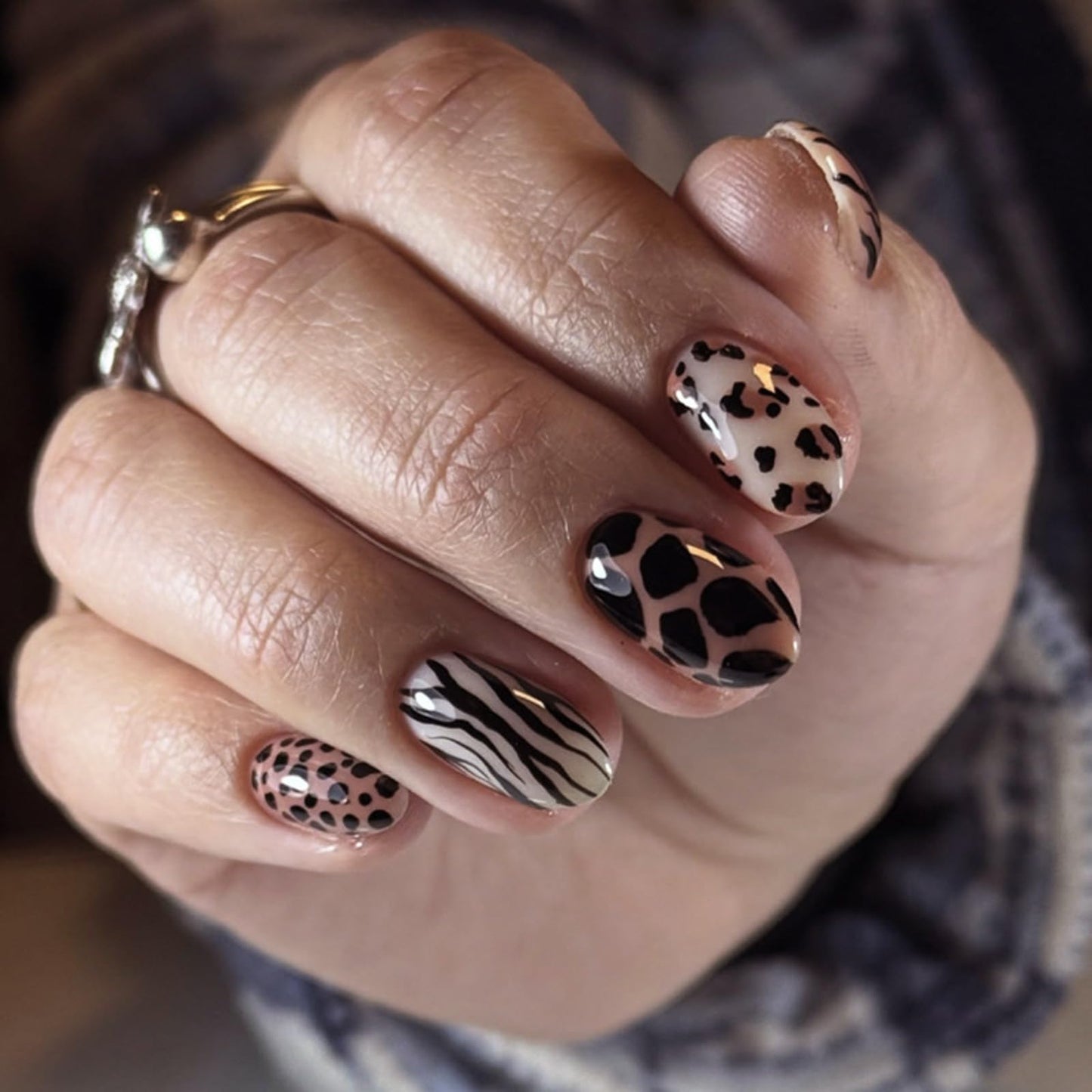 IMSOHOT Press on Nails Medium Almond Fake Nails Glossy Brown Acrylic Fake Nails with Leopard Print, Zebra Stripes Designs Stick on Fingernails Full Cover Gel Glue on Nail for Women 24Pcs