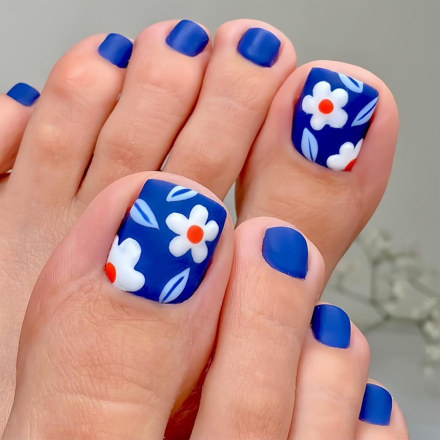 24Pcs Flower Press on Toe Nails Short Square Fake Toenails Blue Acrylic Toe Nails with White Floral Designs Cute Matte False Toenails Spring Summer Glue on Toe Nails for Coquette Women
